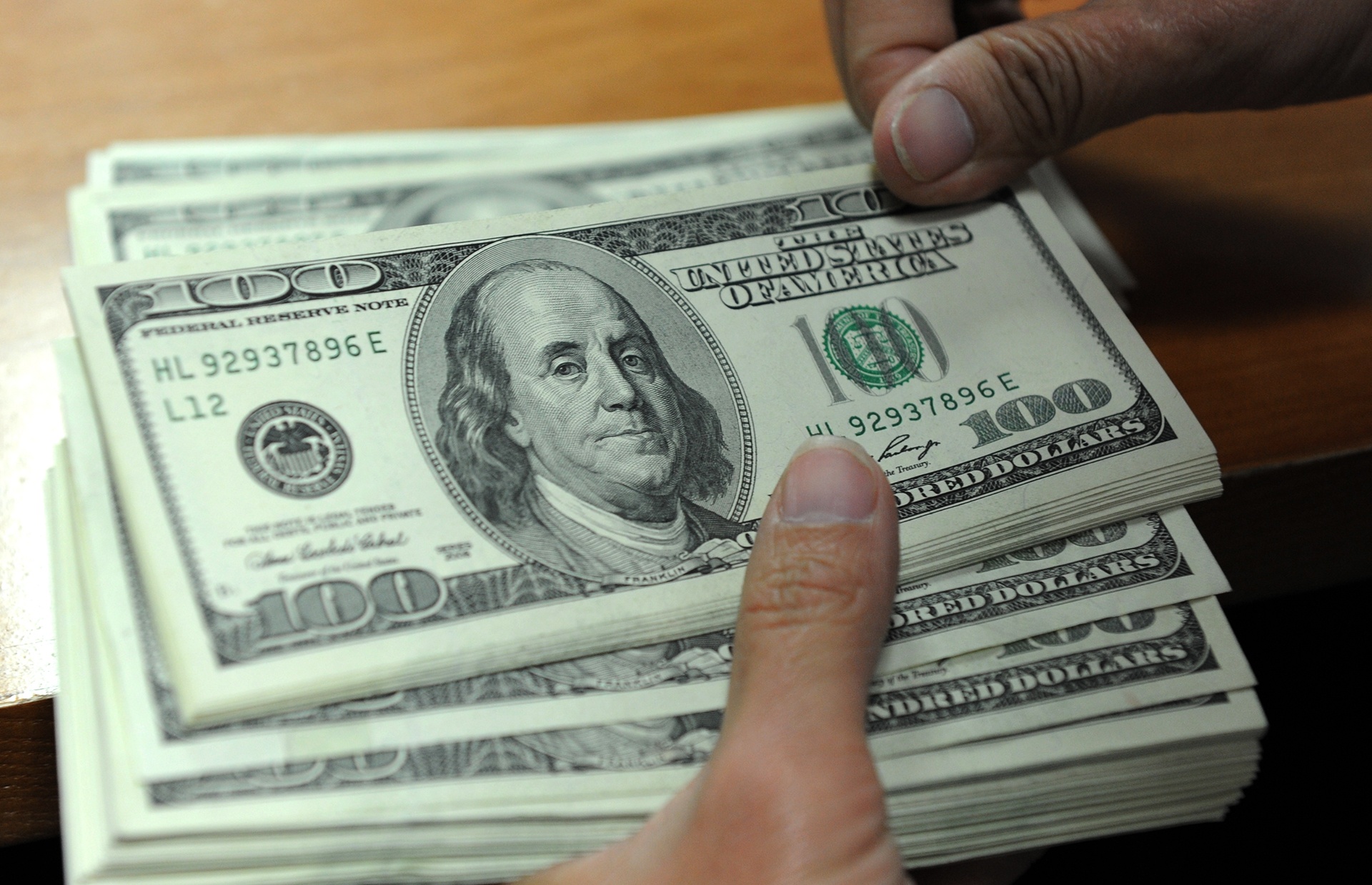 Tren 1,5 ty USD tien no thue chi co tren giay, khong the thu hoi hinh anh