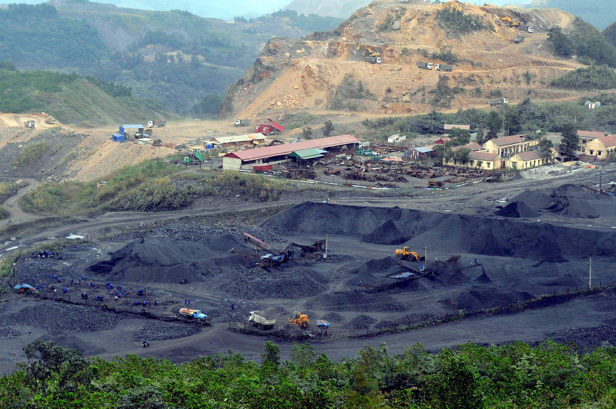 EVN lo thieu dien vao nam 2019 do khong du than, TKV phan bac hinh anh