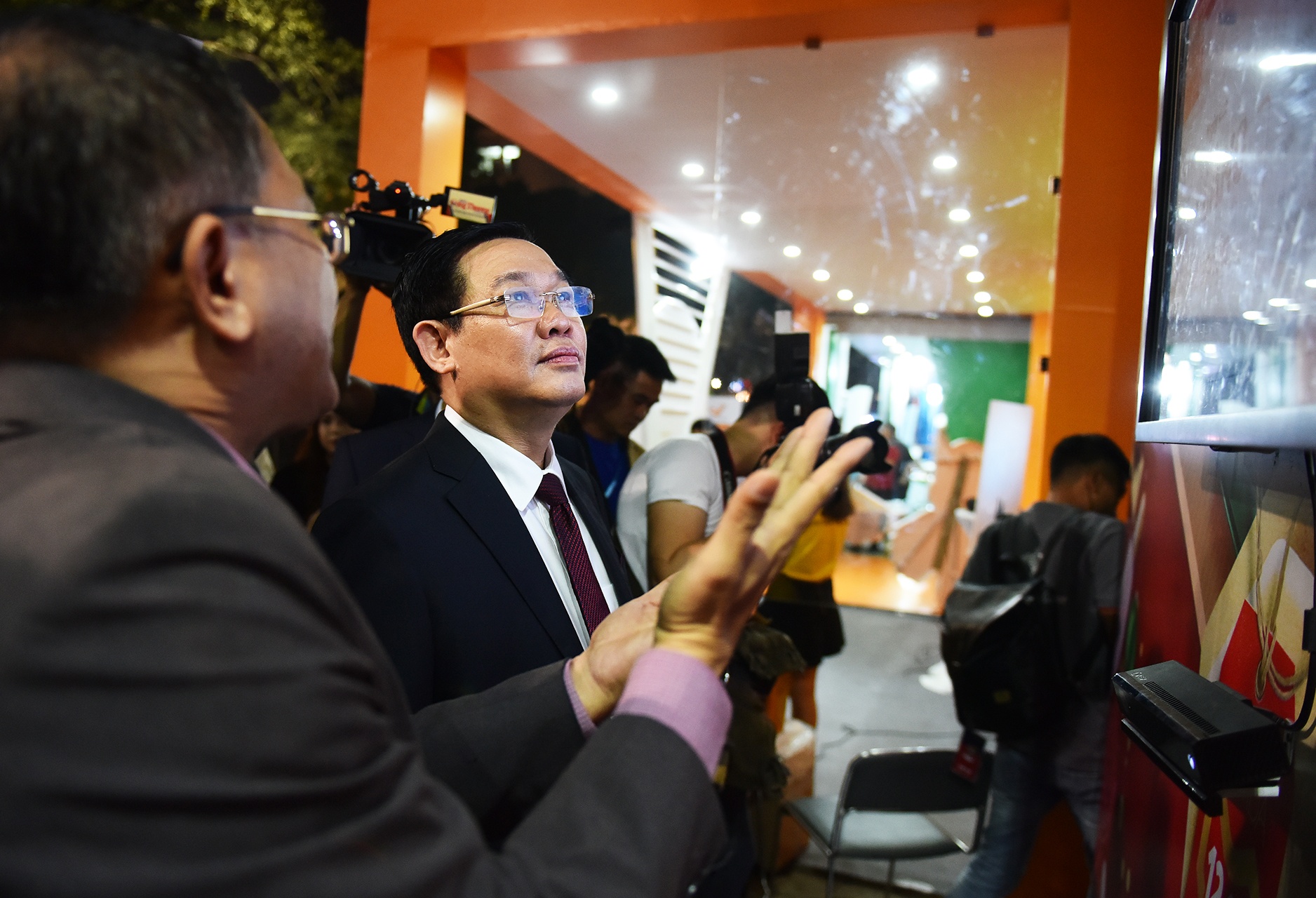 khai truong online friday 2018 anh 5