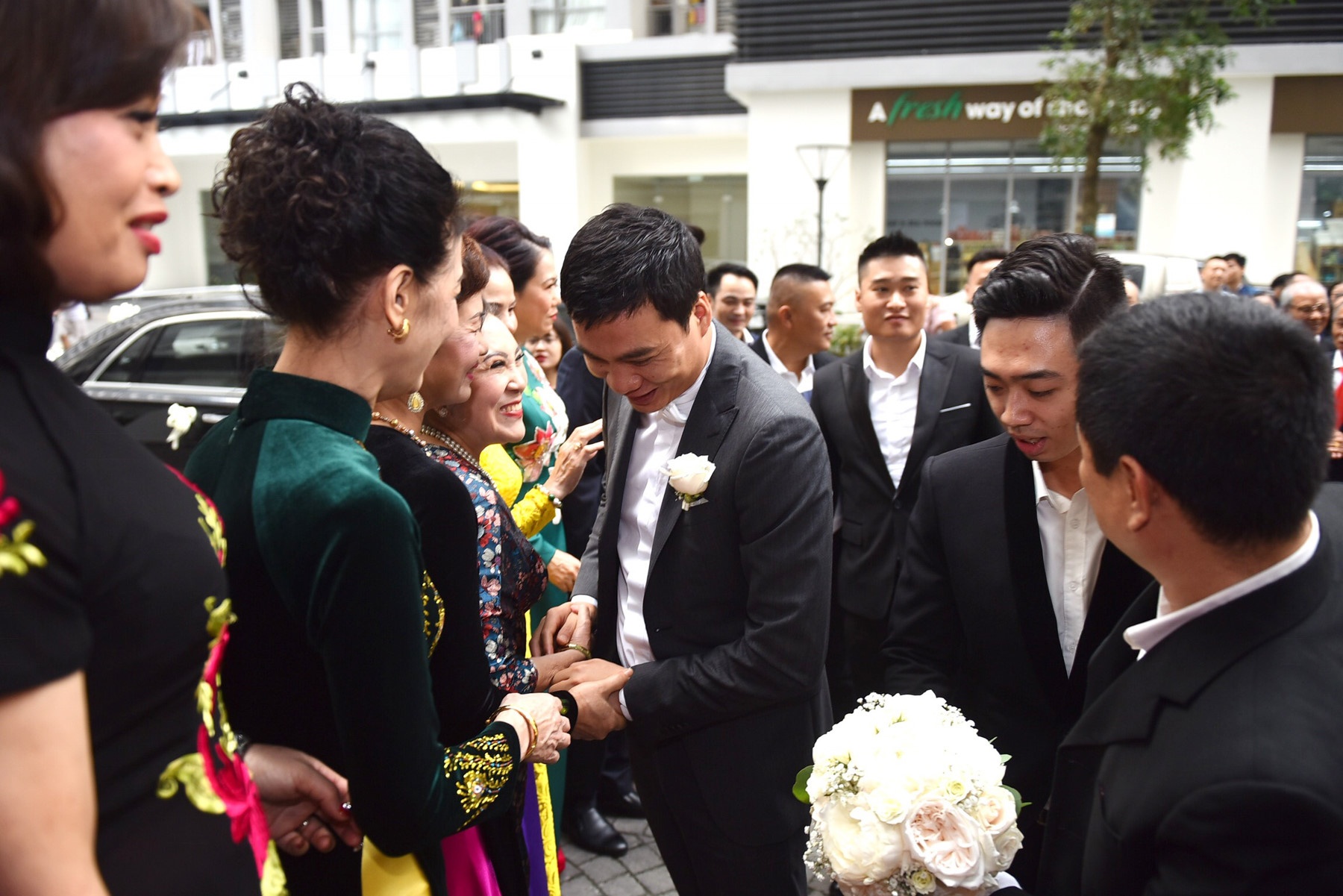 chan dung chong moi cuoi cua thanh tu anh 3