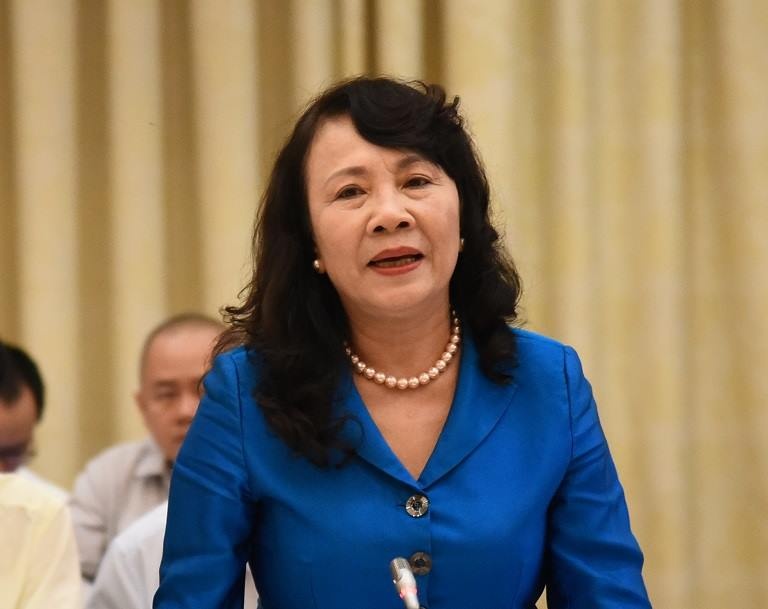 'Hieu truong phat phieu khao sat vu tat hoc sinh la phan giao duc' hinh anh