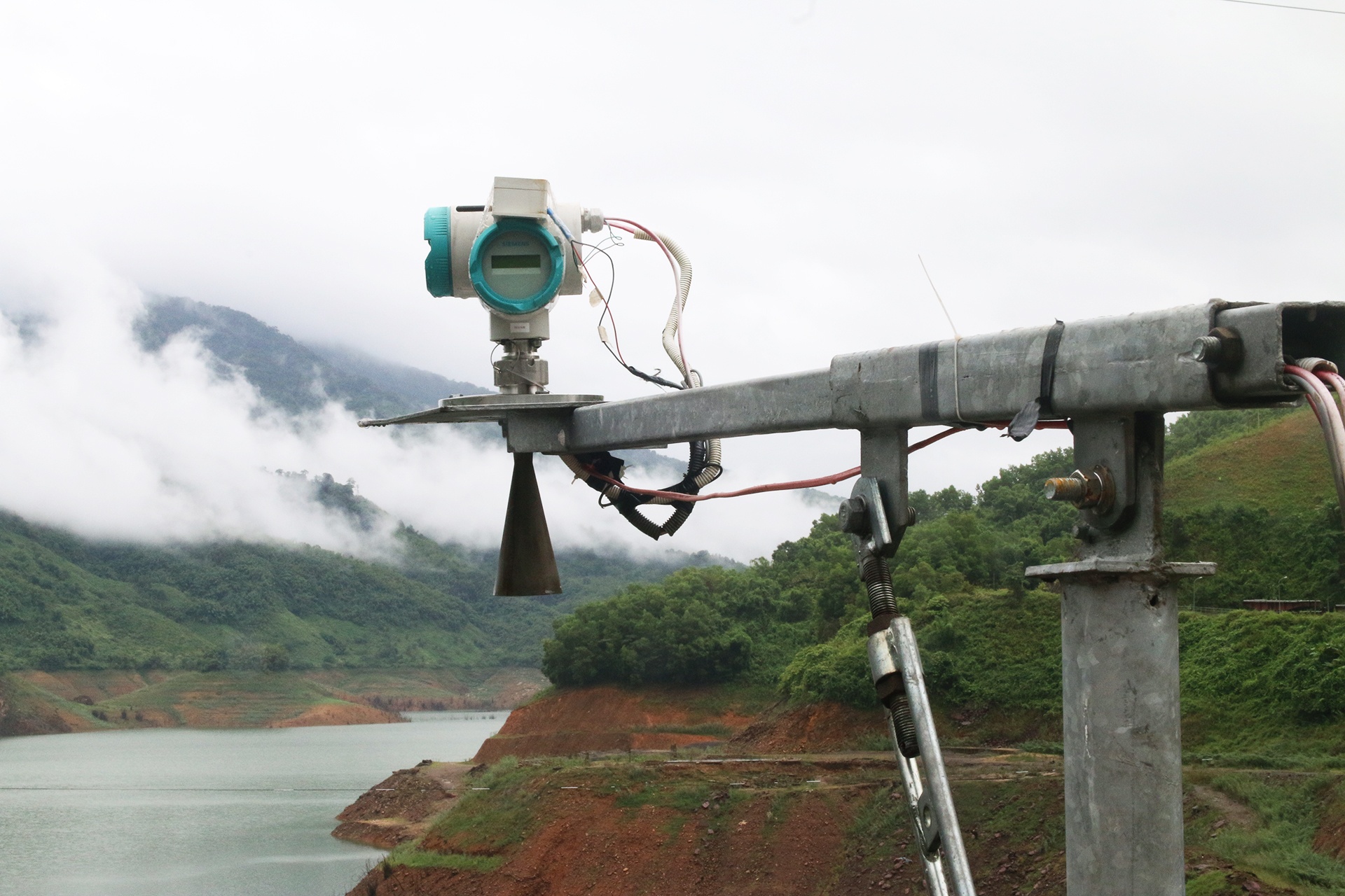 thuy dien mien trung gan muc nuoc chet anh 6