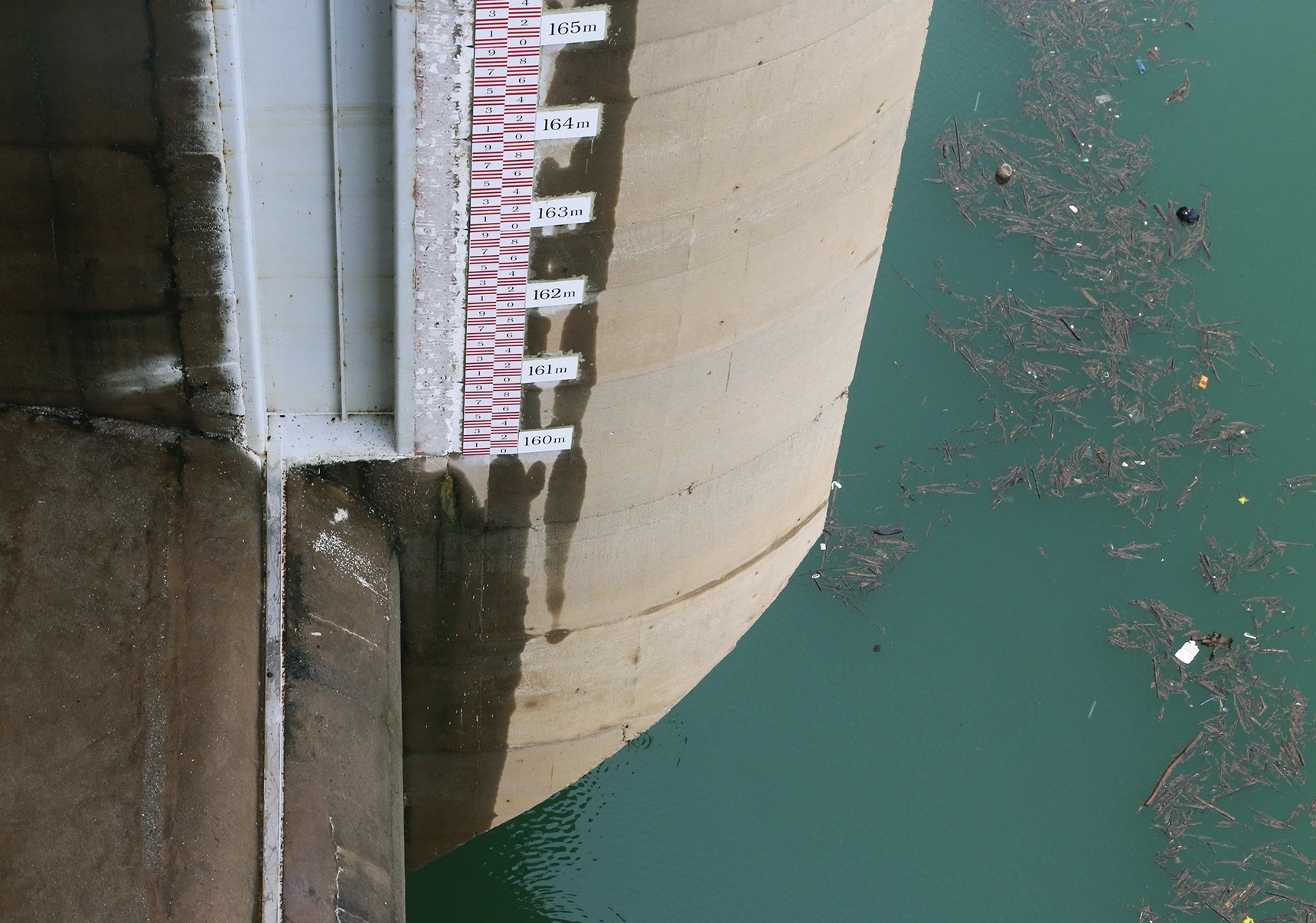 thuy dien mien trung gan muc nuoc chet anh 2