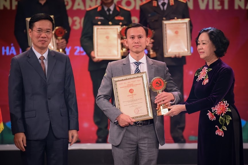 Zing.vn doat giai B giai bao chi Bua liem vang 2018 hinh anh