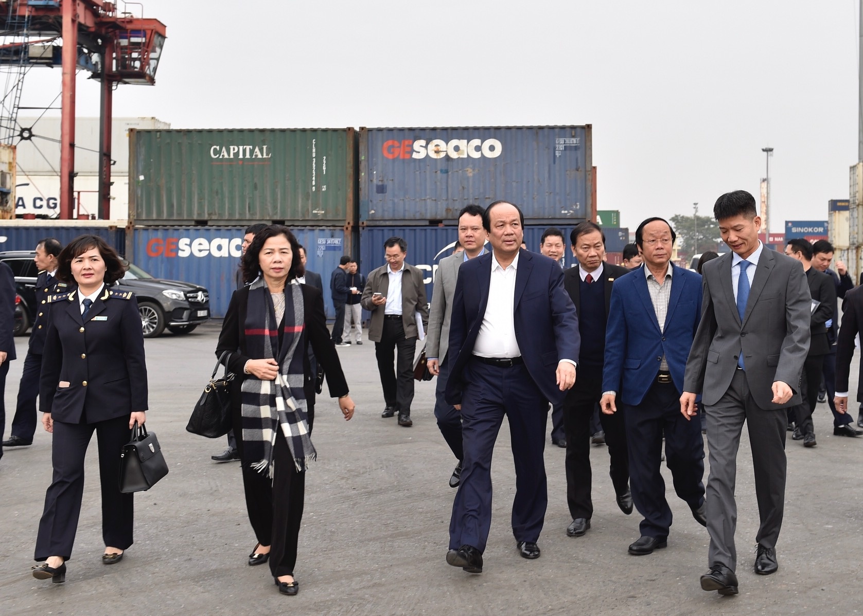 trach nhiem cua hai quan trong viec de xay ra tinh trang ach tac container anh 2