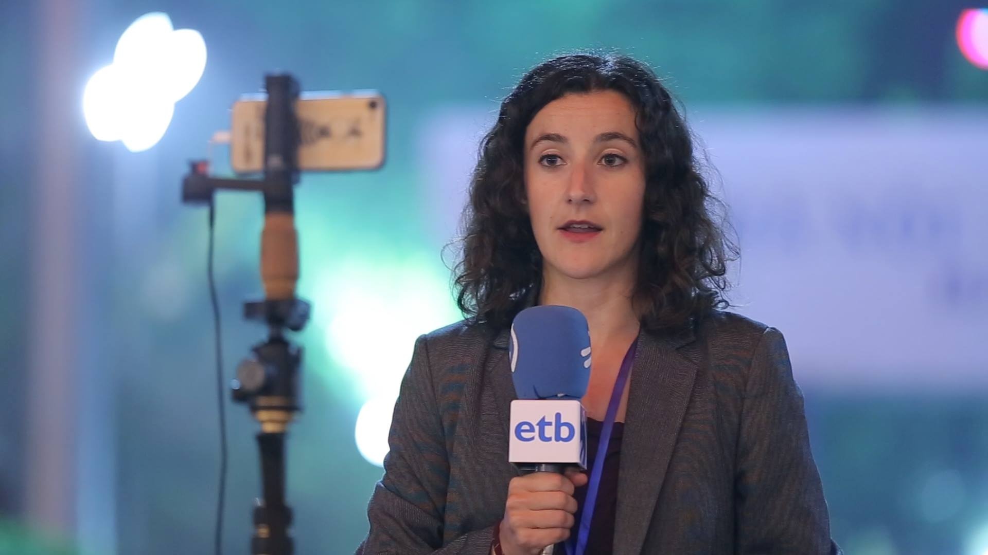 Cong nghe lam truyen hinh mot nguoi o hoi nghi Trump - Kim hinh anh