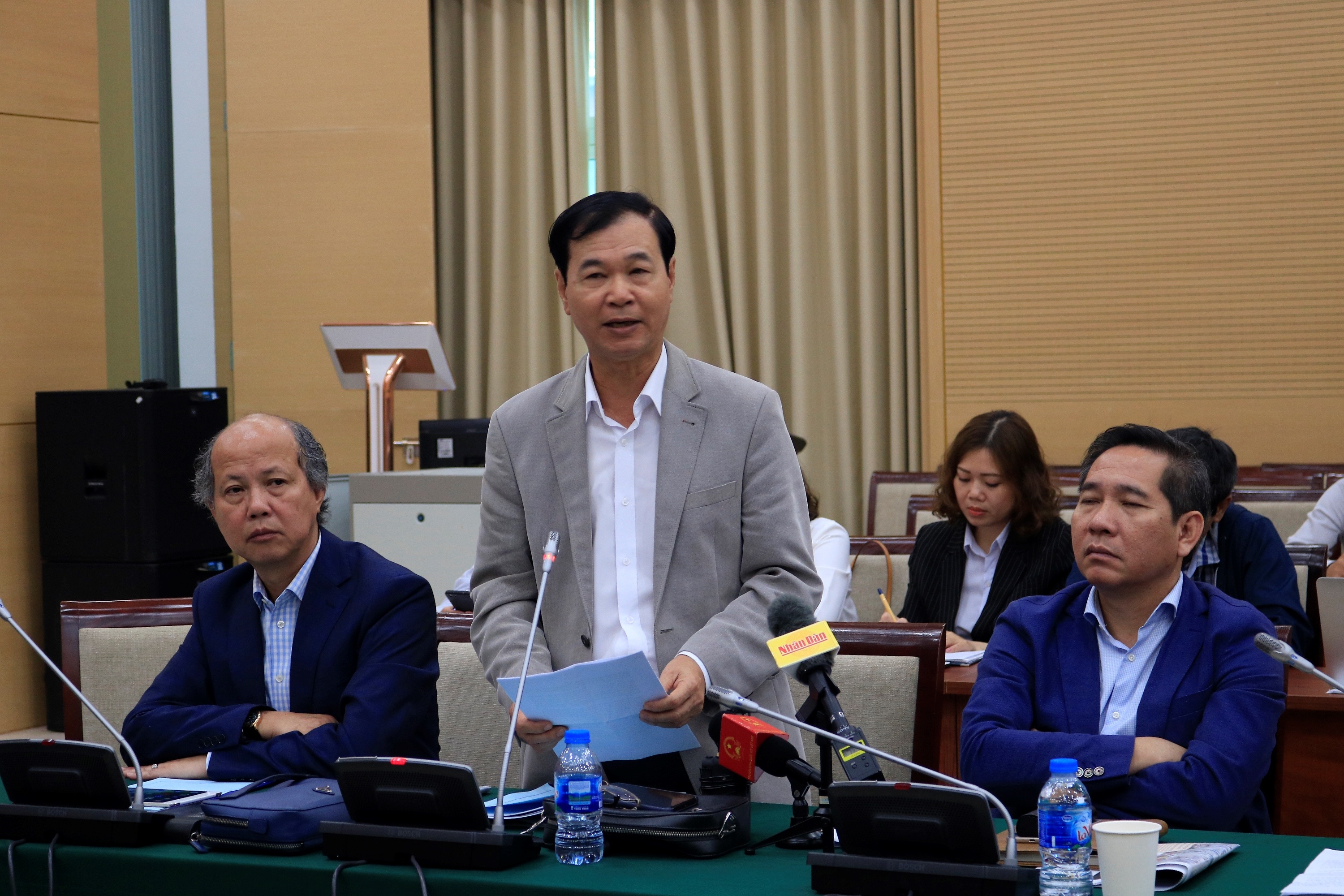 de xuat xu phat cu dan cang bang ron phan cam bieu tinh chu dau tu anh 2