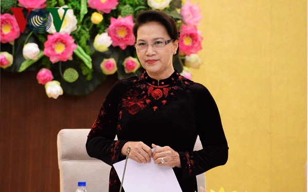 Chu tich Quoc hoi phe binh mot so co quan cham gui ho so truoc hop hinh anh