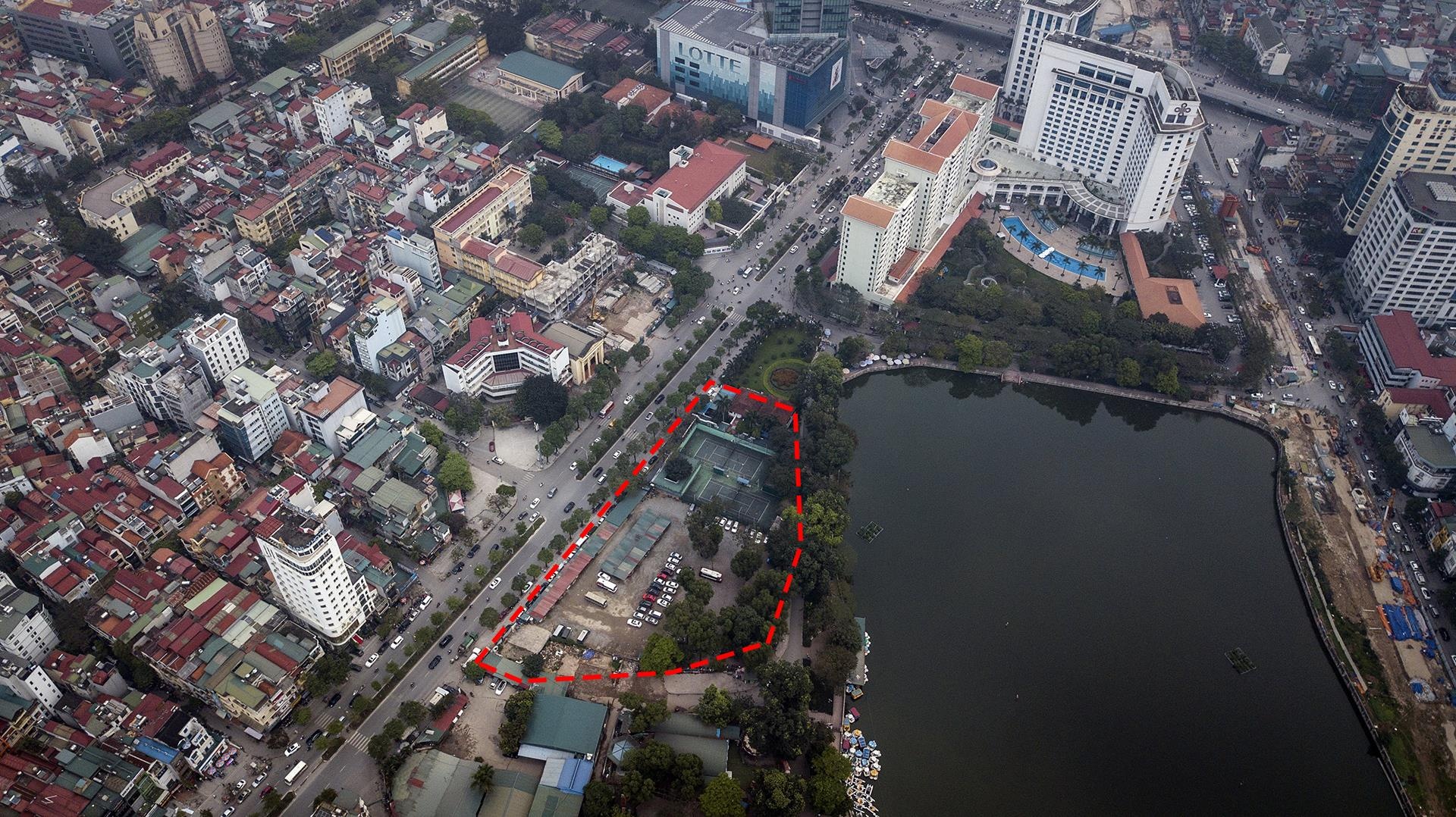 Nhung cong vien o Ha Noi bi 'xen dat' lam nha hang, quan ca phe hinh anh