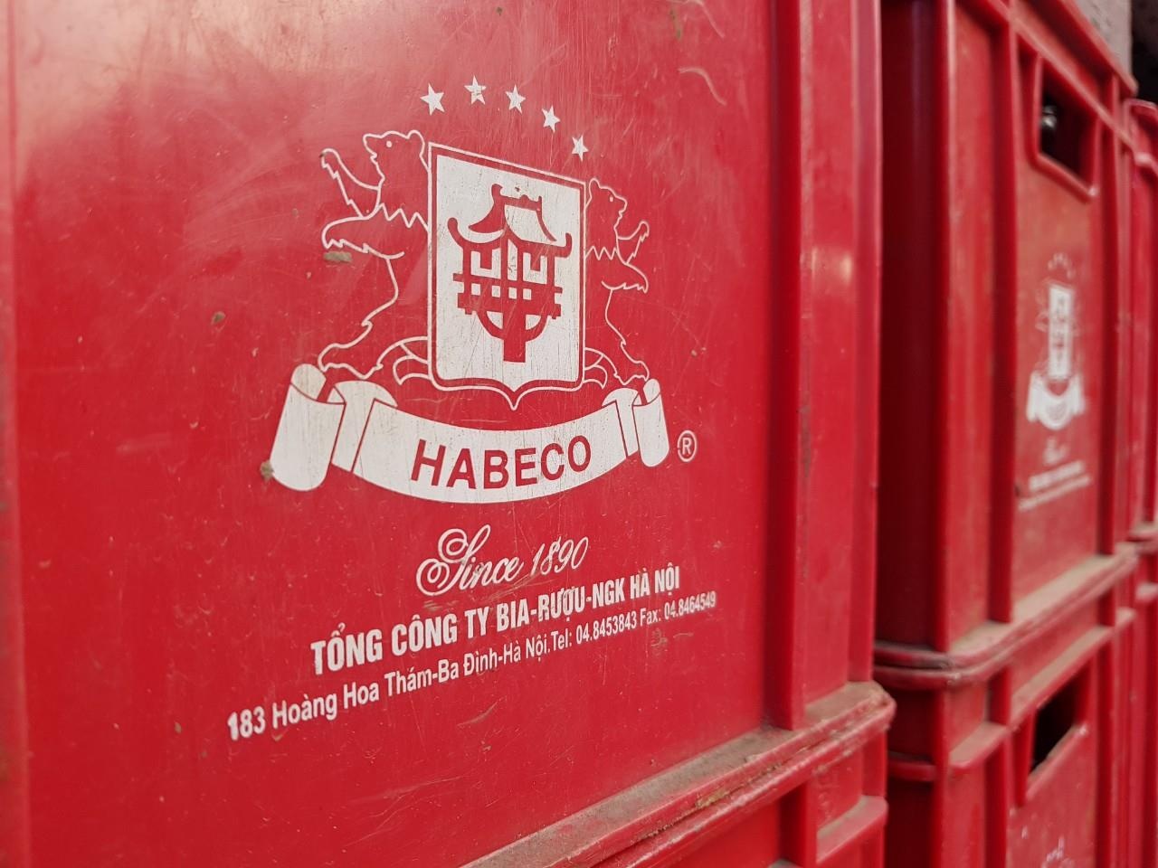 Canh tranh gay gat va kinh doanh am dam, Bia Ha Noi dang kho khan hinh anh