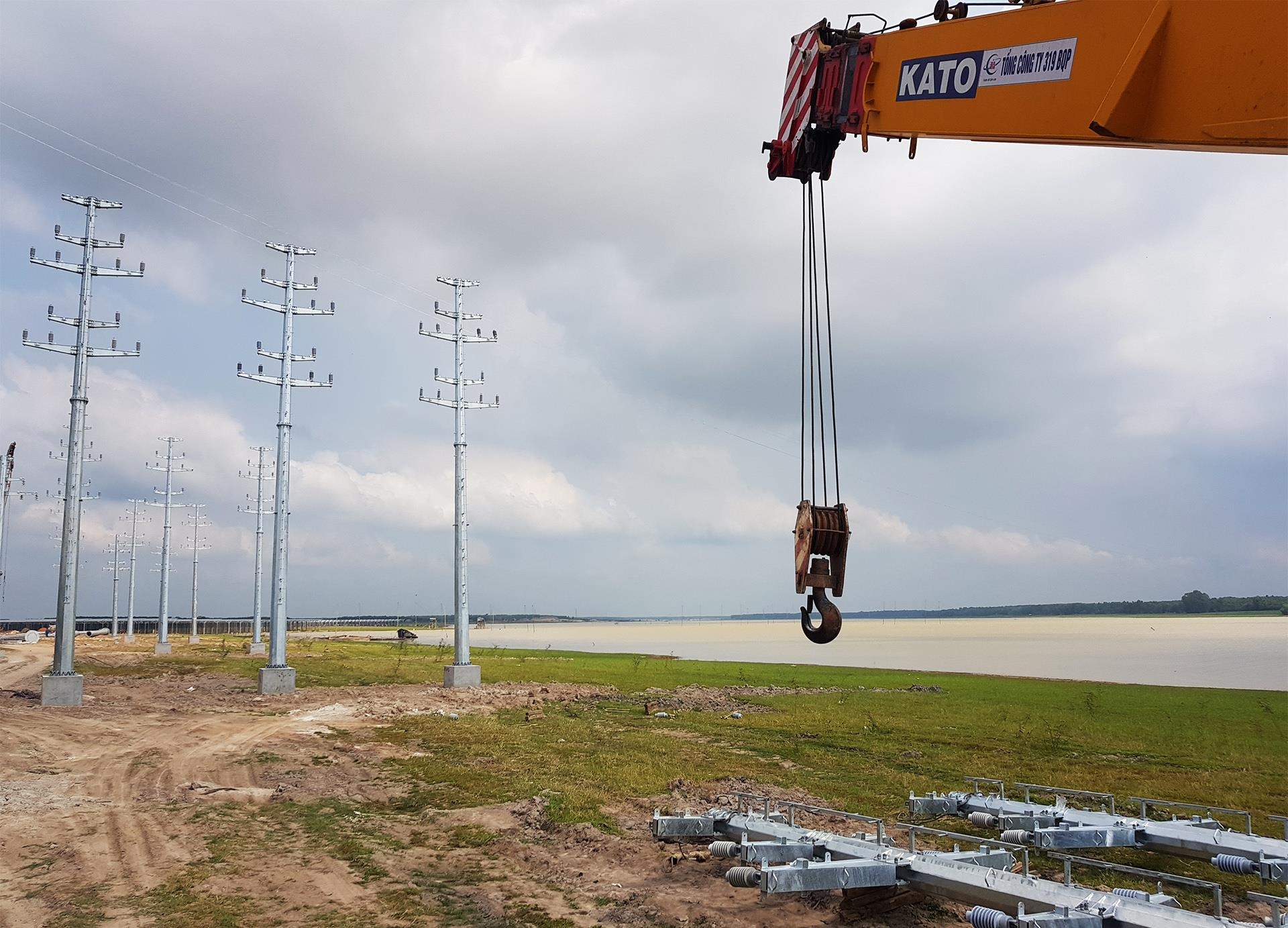 nhiet dien mat troi o ho dau tieng anh 7