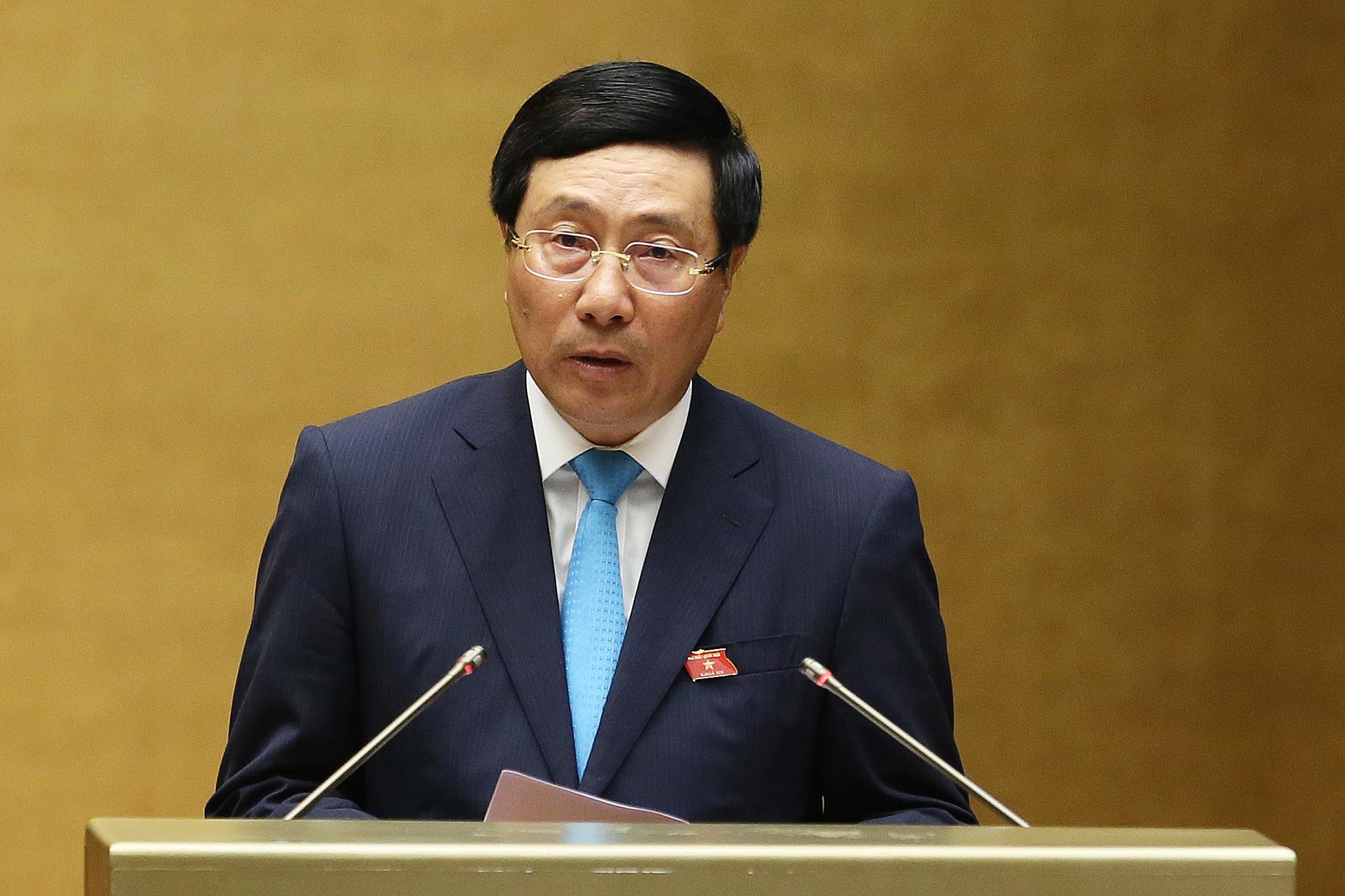 Chinh phu noi gi ve viec hang nuoc ngoai doi lot hang Viet hinh anh