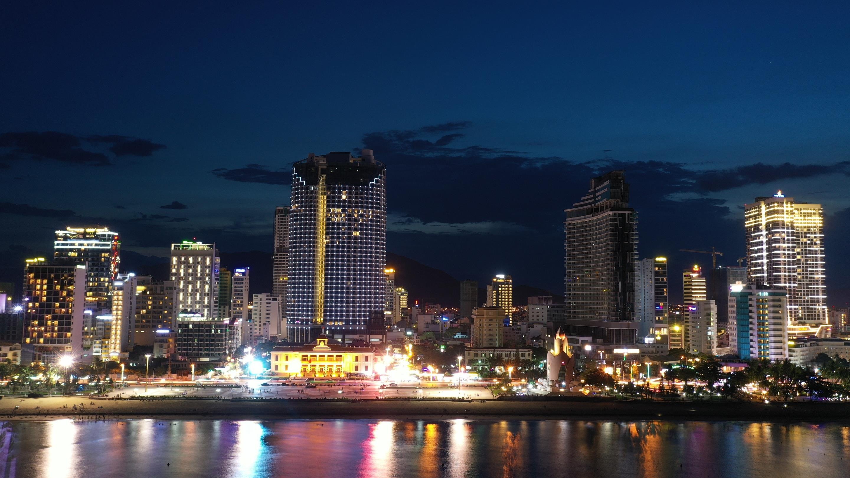 rung be tong o nha trang va con thoai trao cua condotel anh 4