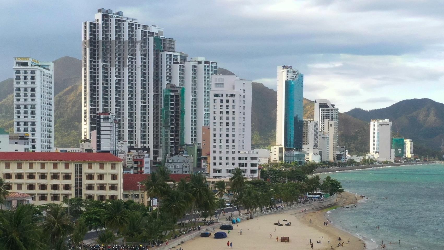 rung be tong o nha trang va con thoai trao cua condotel anh 14