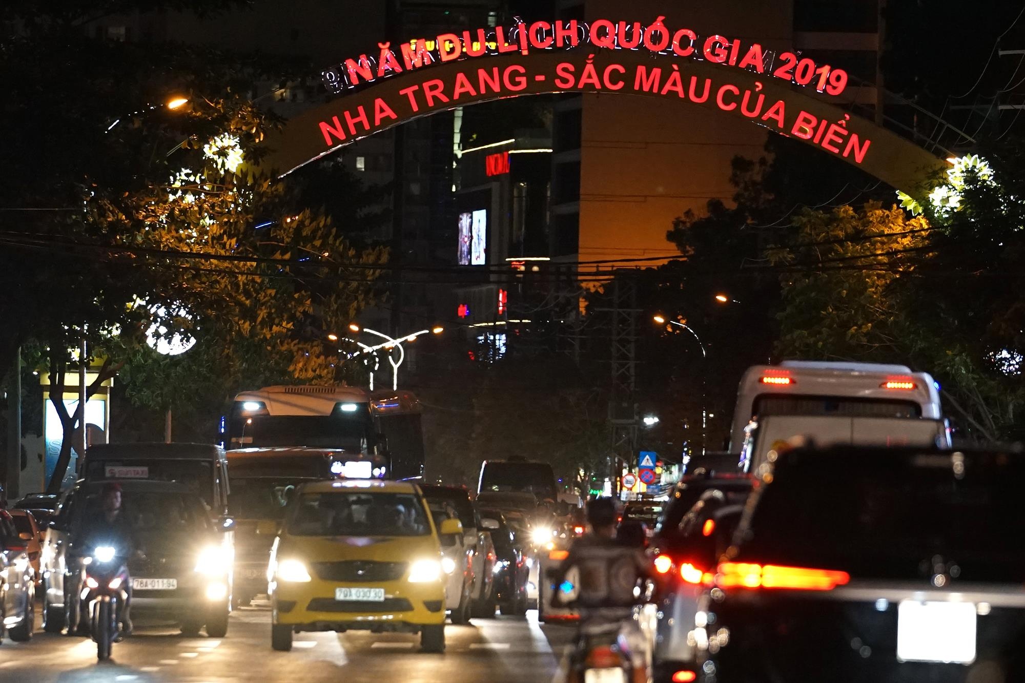 nha cao tang pha vo quy hoach nha trang anh 2