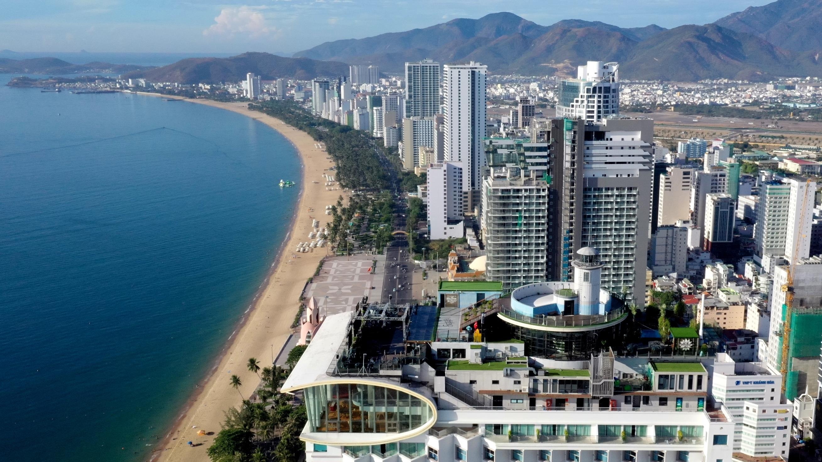 Thu truong Bo Xay dung chi ra 6 bat cap cua condotel hinh anh