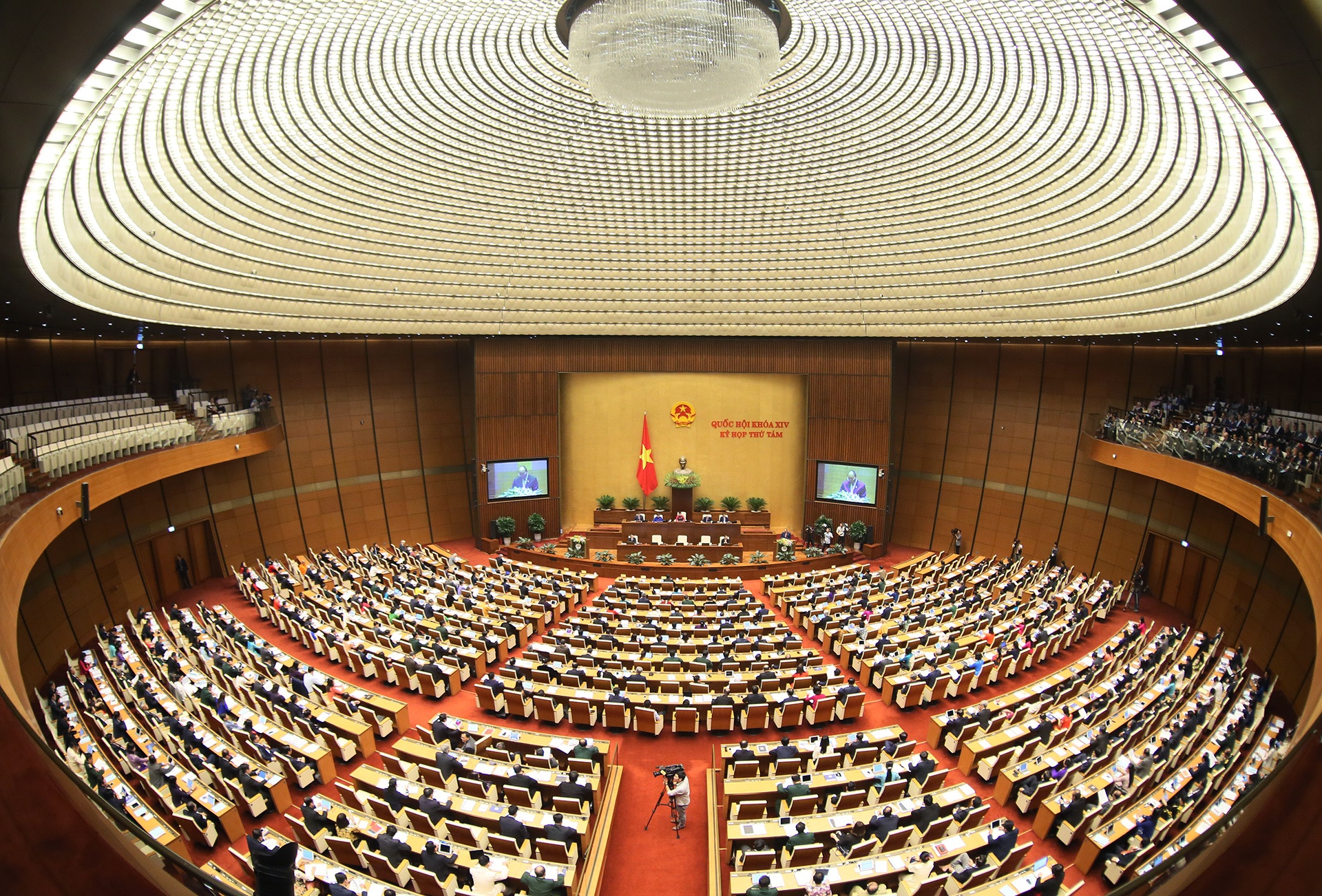 quoc hoi thao luan kinh te xa hoi anh 1