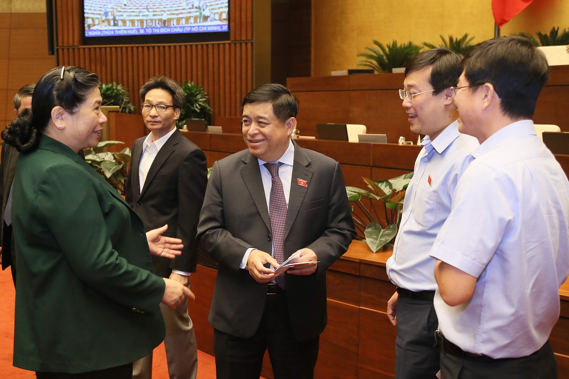 quoc hoi thao luan kinh te xa hoi anh 13