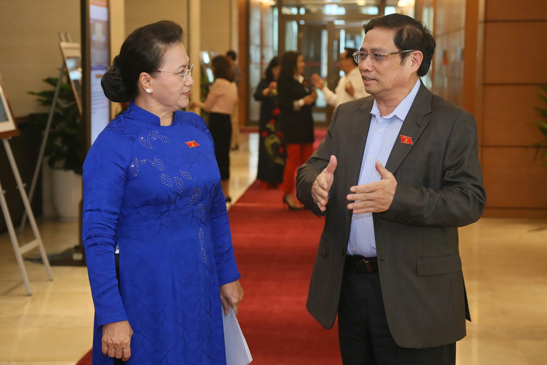 quoc hoi thao luan kinh te xa hoi anh 8