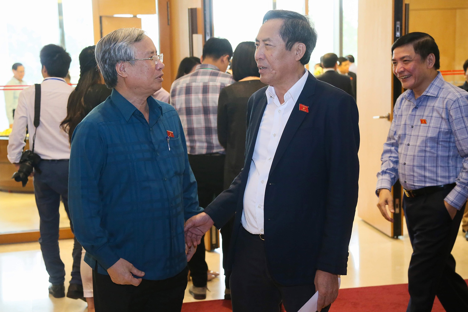 quoc hoi thao luan kinh te xa hoi anh 10