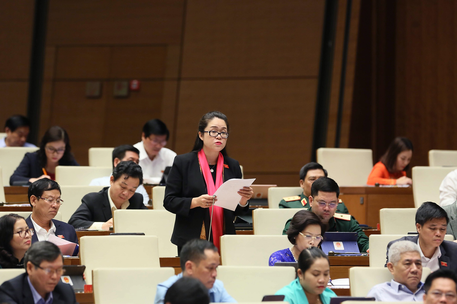 quoc hoi thao luan kinh te xa hoi anh 19