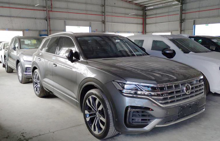 Tich thu, sung cong xe Volkswagen co ban do duong luoi bo hinh anh