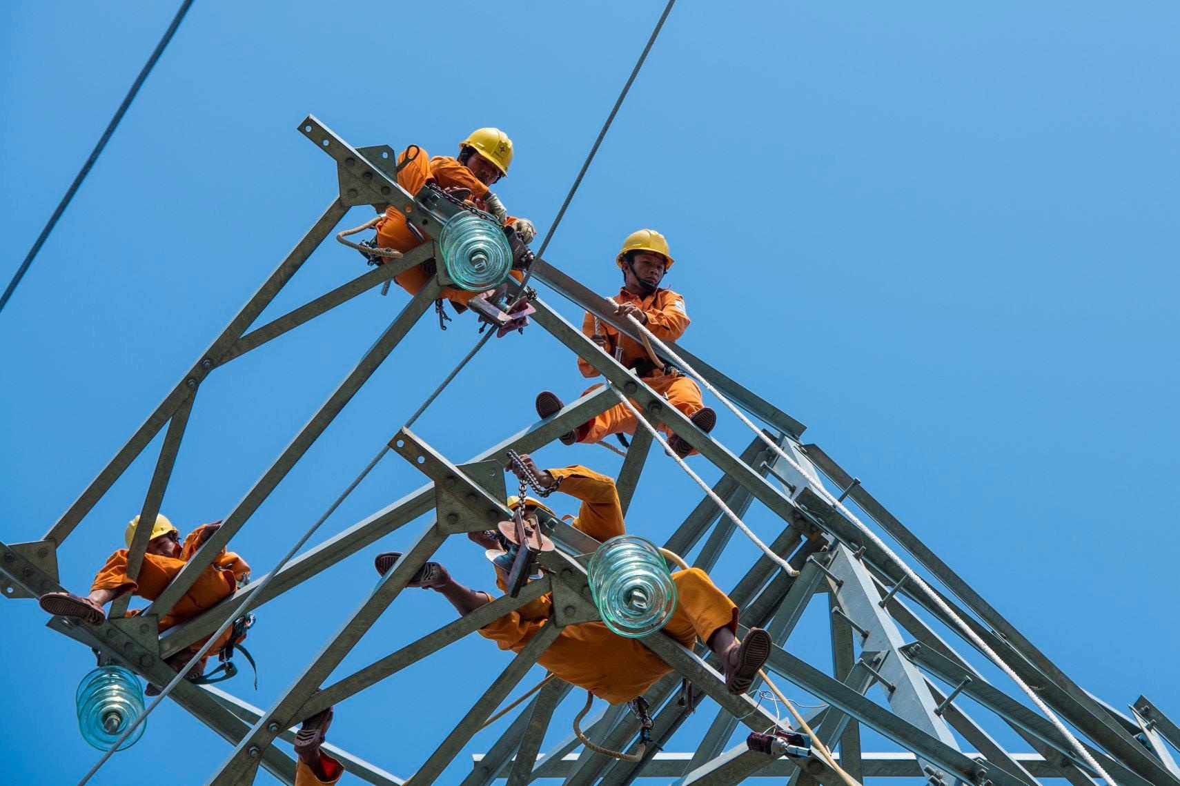 Mien Nam doi mat nguy co thieu hang ty kWh dien tu nam 2021 hinh anh