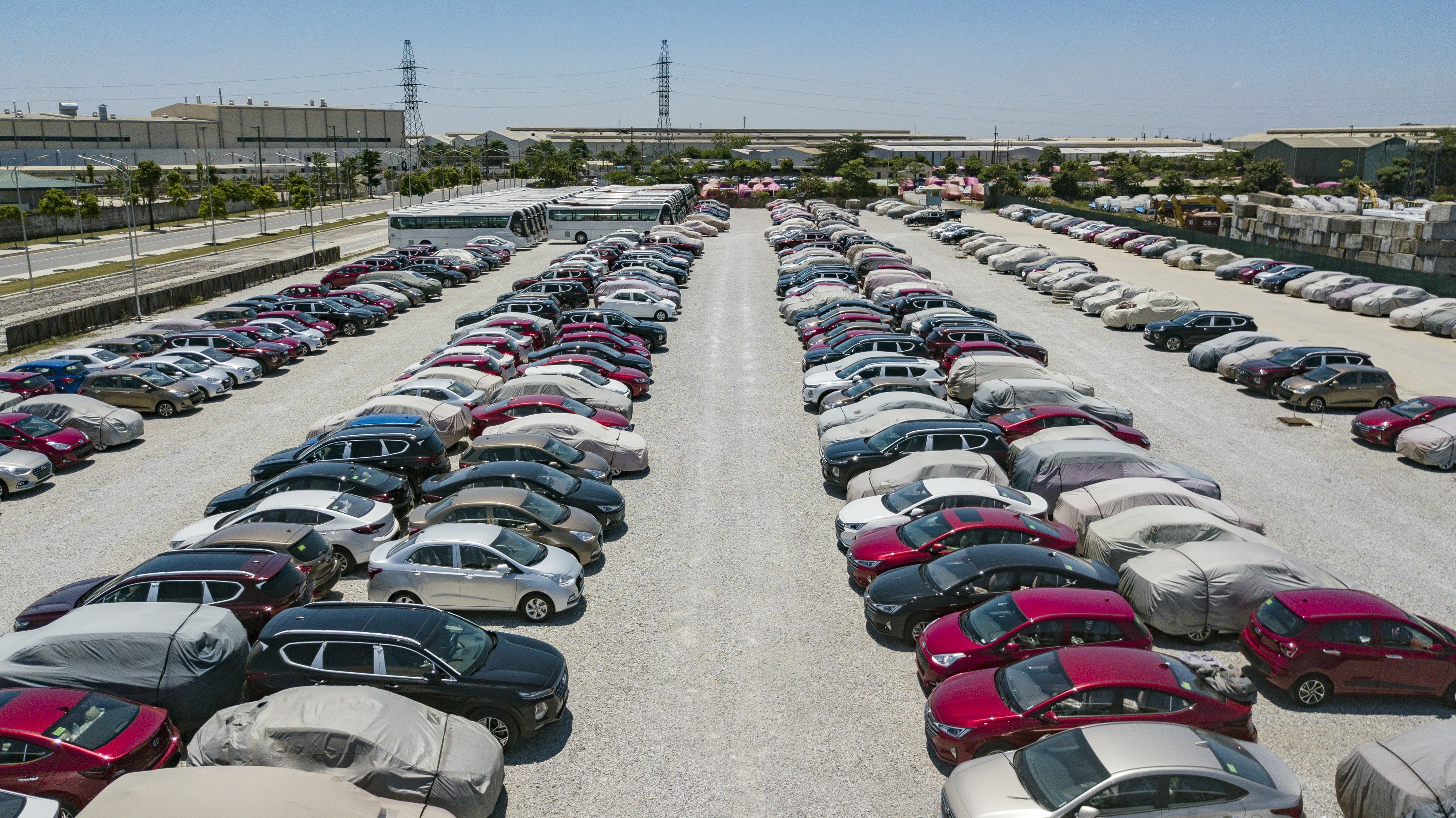 De xuat giam 50% thue cho nguoi mua oto hinh anh