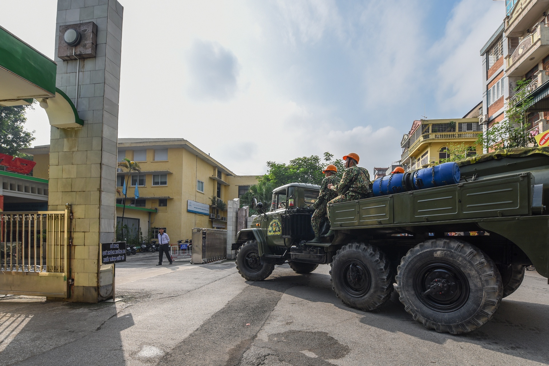 Bo Cong Thuong: Neu can, se nho quan doi van chuyen hang hoa thiet yeu hinh anh