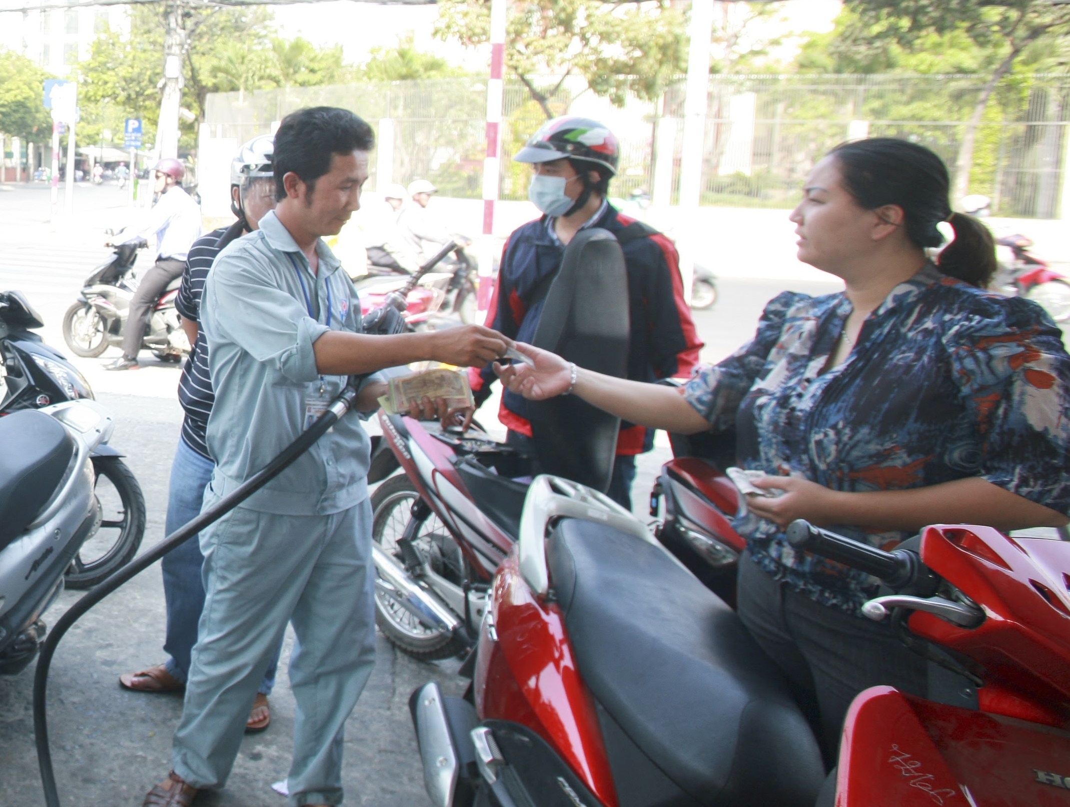 giam gia thit lon anh 2