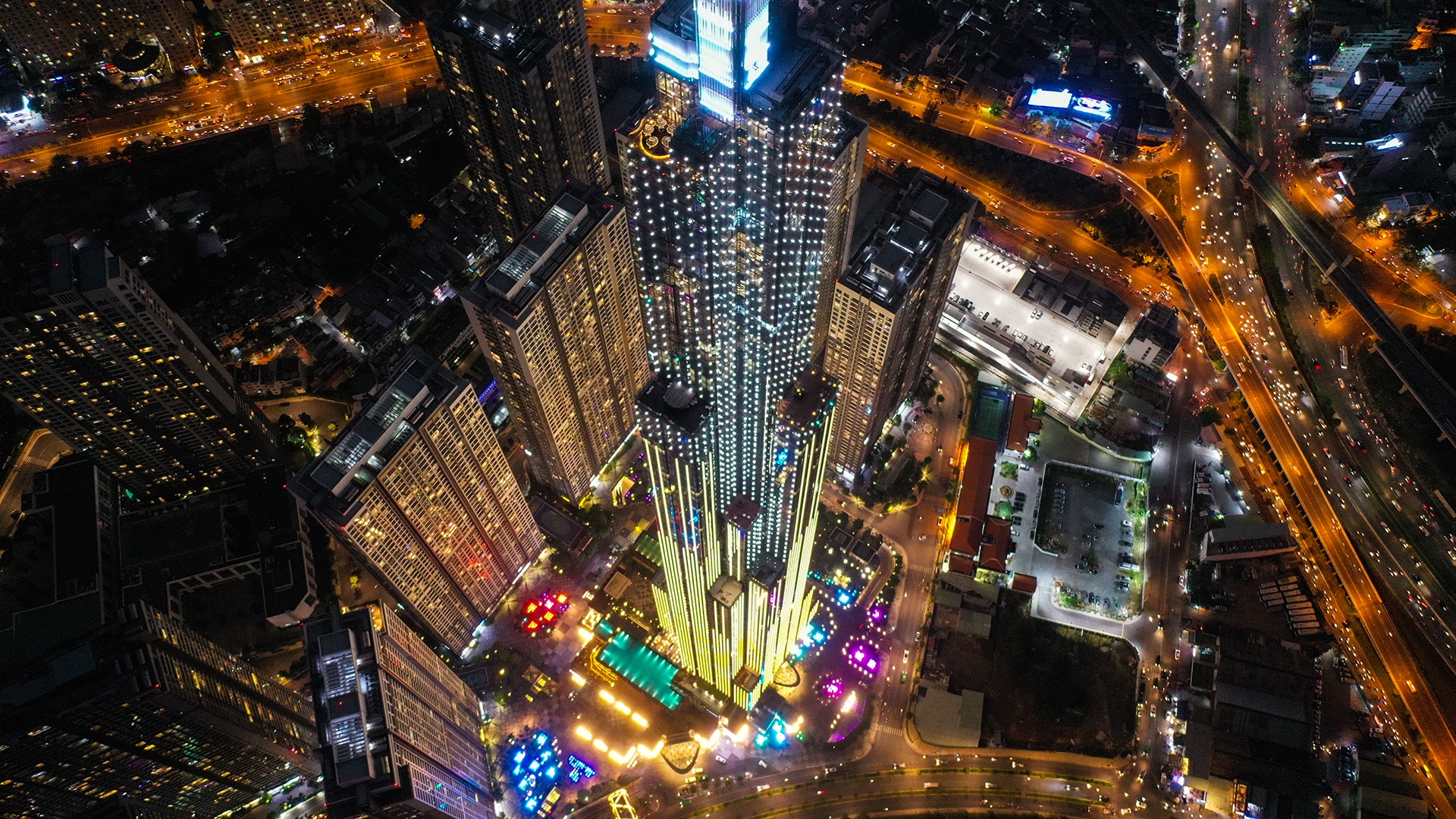 huy dong nguon luc phuc hoi kinh te anh 2