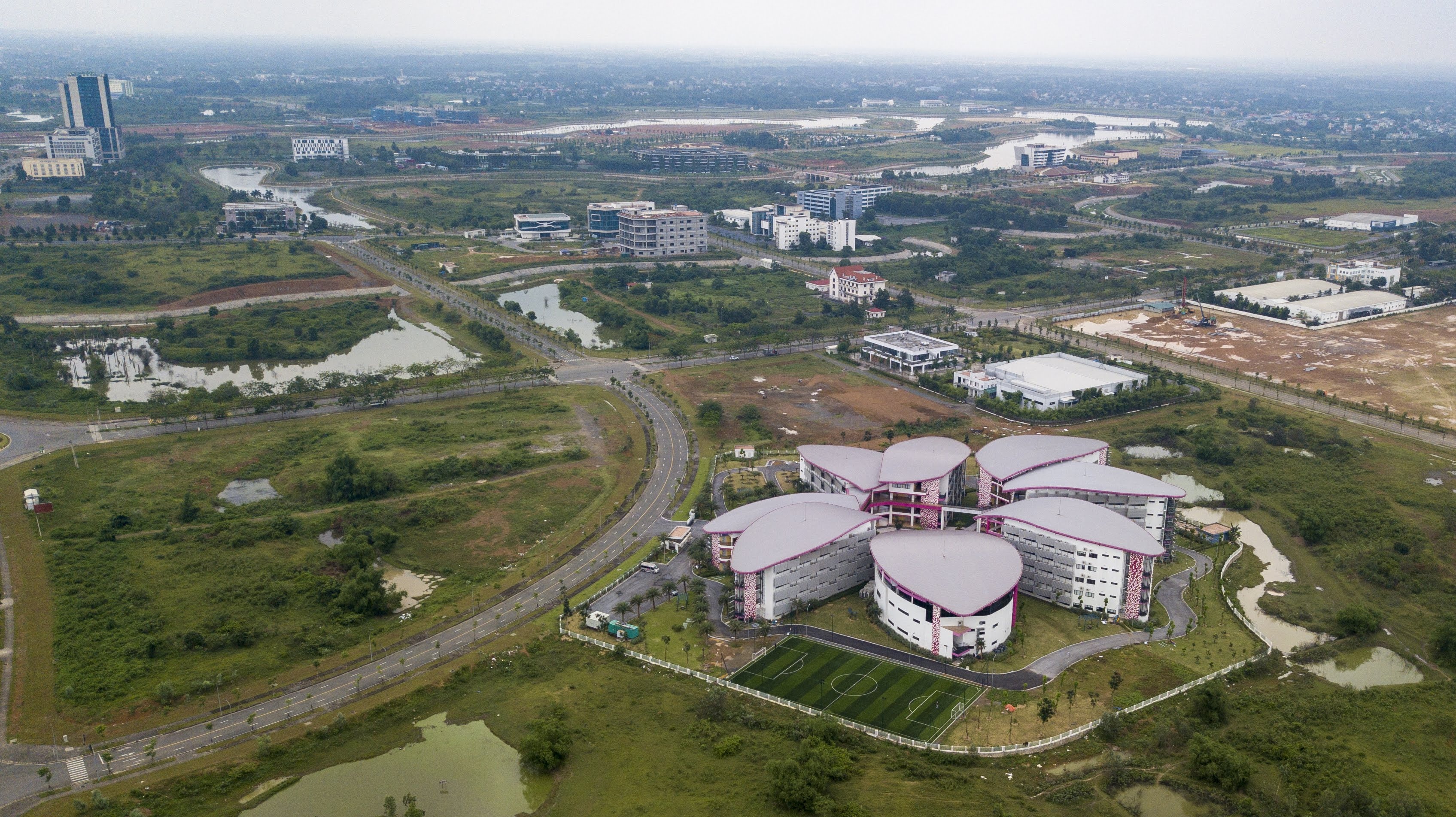khu cong nghe cao hoa lac anh 9