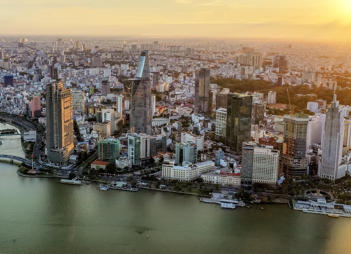 Hut thu ngan sach, tang no cong, Chinh phu du kien 2 kich ban GDP hinh anh