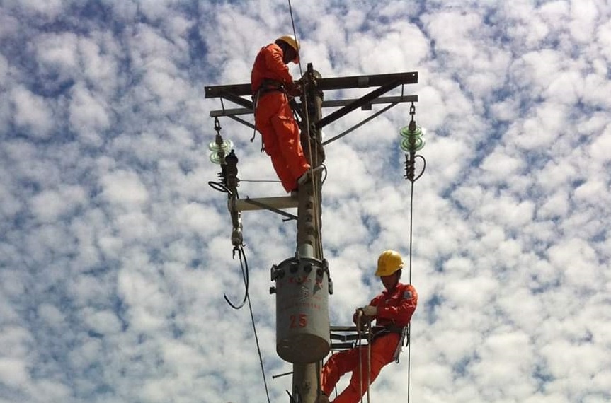 Lanh dao cong ty dien bi dinh chi sau vu ghi nham 58 trieu tien dien hinh anh