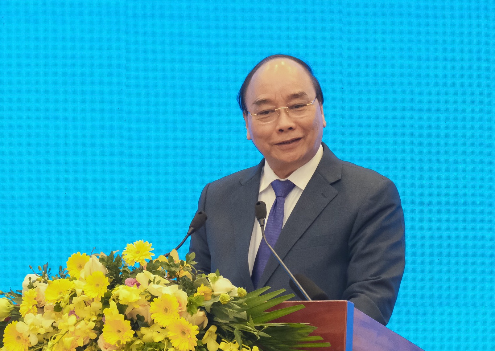 Thu tuong: ‘Co xe tam ma phai duoc duy tri trong nam 2021’ hinh anh