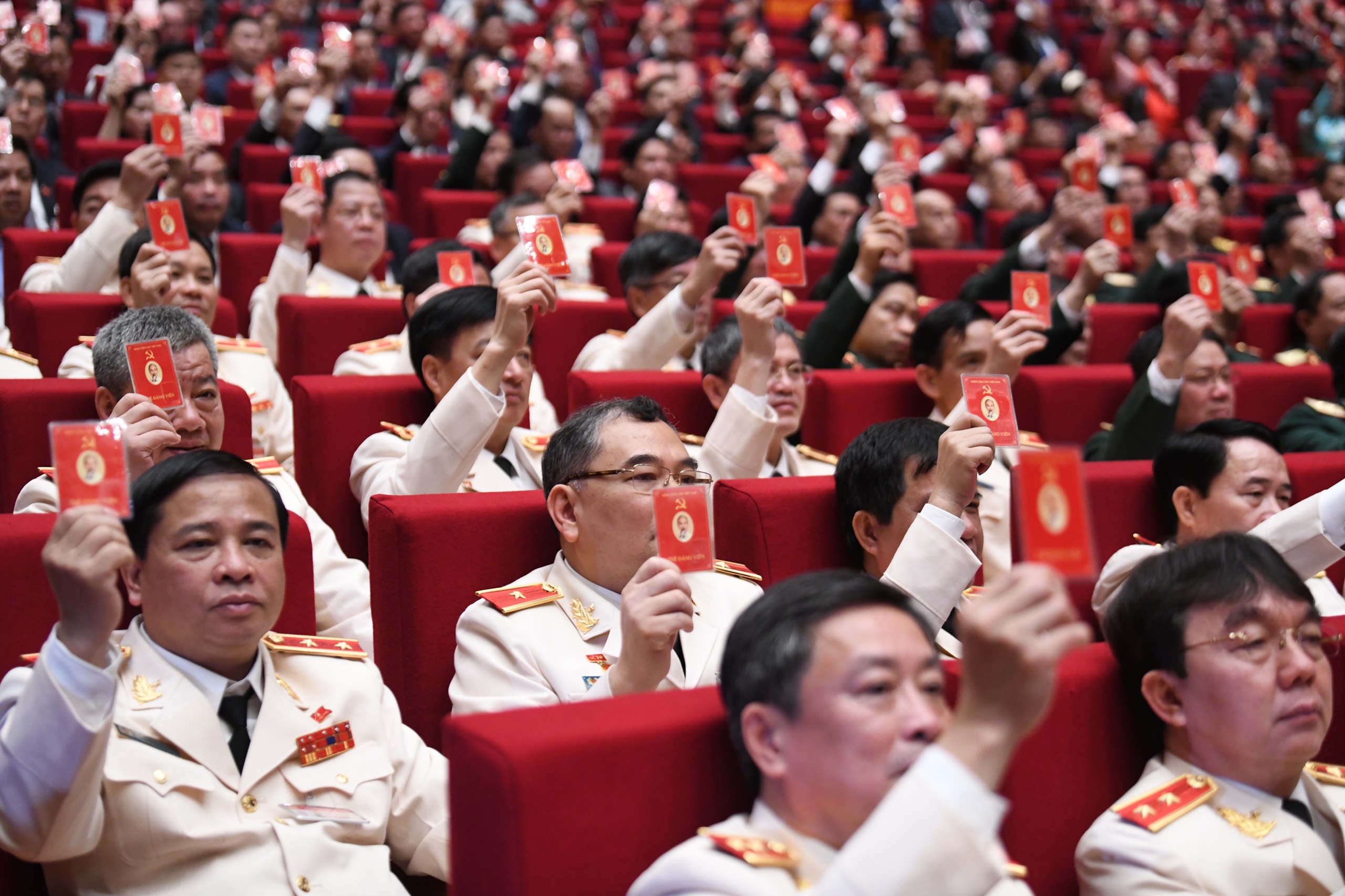 Gan 1.600 dai bieu du phien tru bi Dai hoi Dang XIII hinh anh