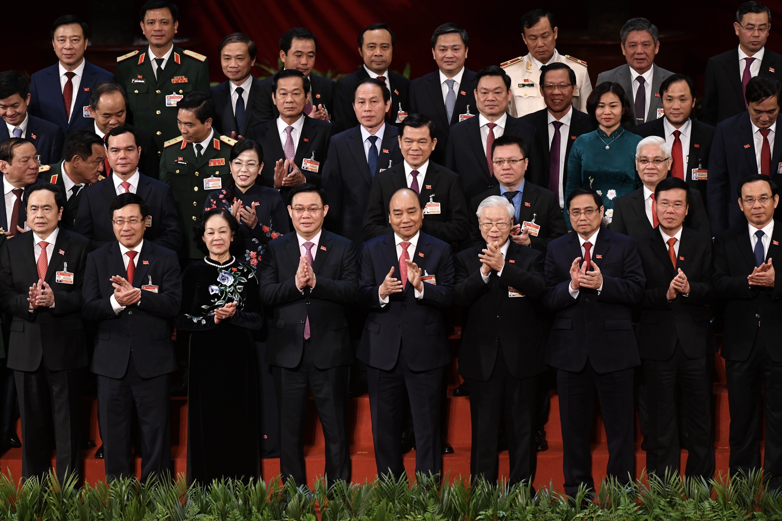 Ra mat Ban Chap hanh Trung uong moi, be mac Dai hoi XIII hinh anh