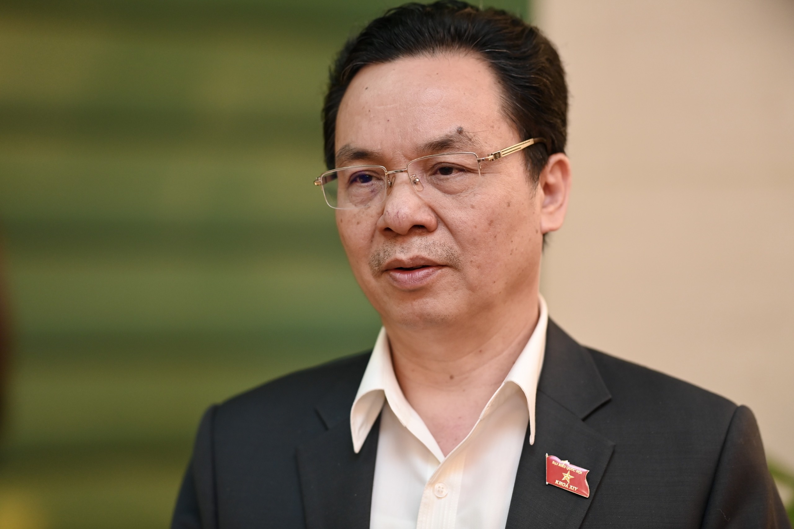 danh thue de xu ly sot dat anh 2