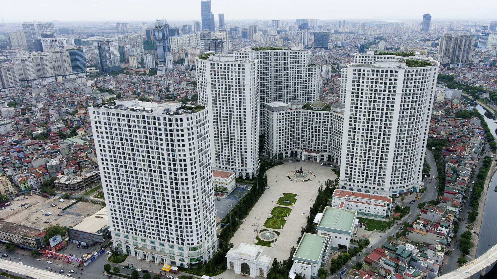 Vinhomes ho tro cu dan chi phi xet nghiem Covid-19 hinh anh