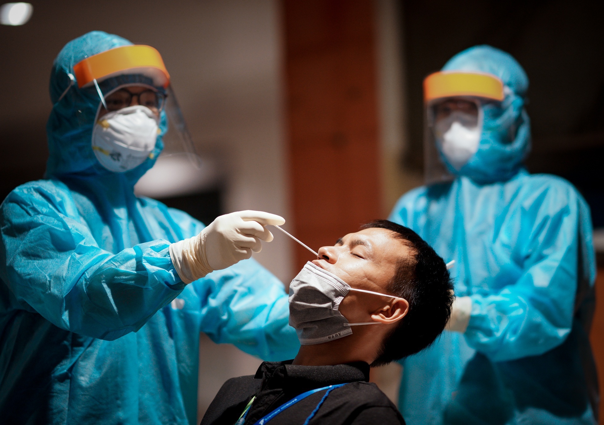 Benh vien The thao Viet Nam ho tro khan gia xet nghiem Covid-19 anh 1