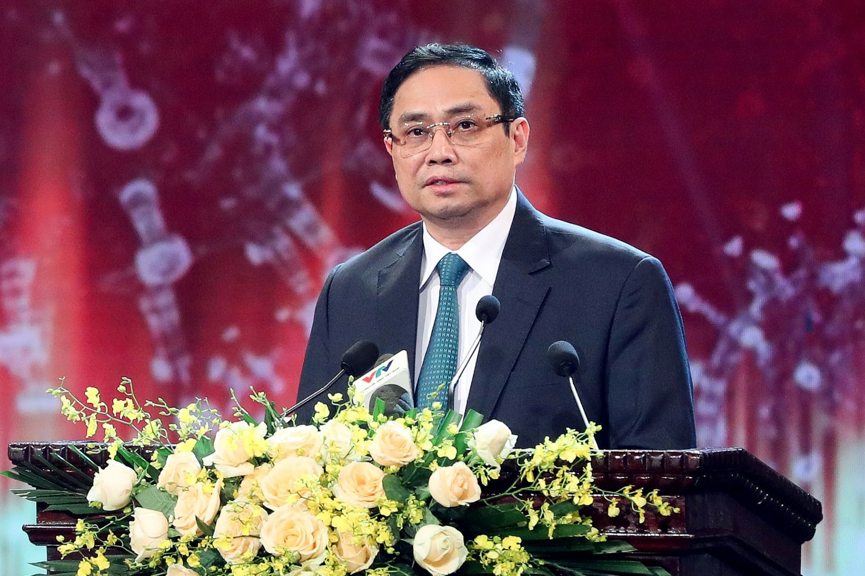 Thu tuong: 'Tiem vaccine mien phi toan dan de dat mien dich cong dong' hinh anh