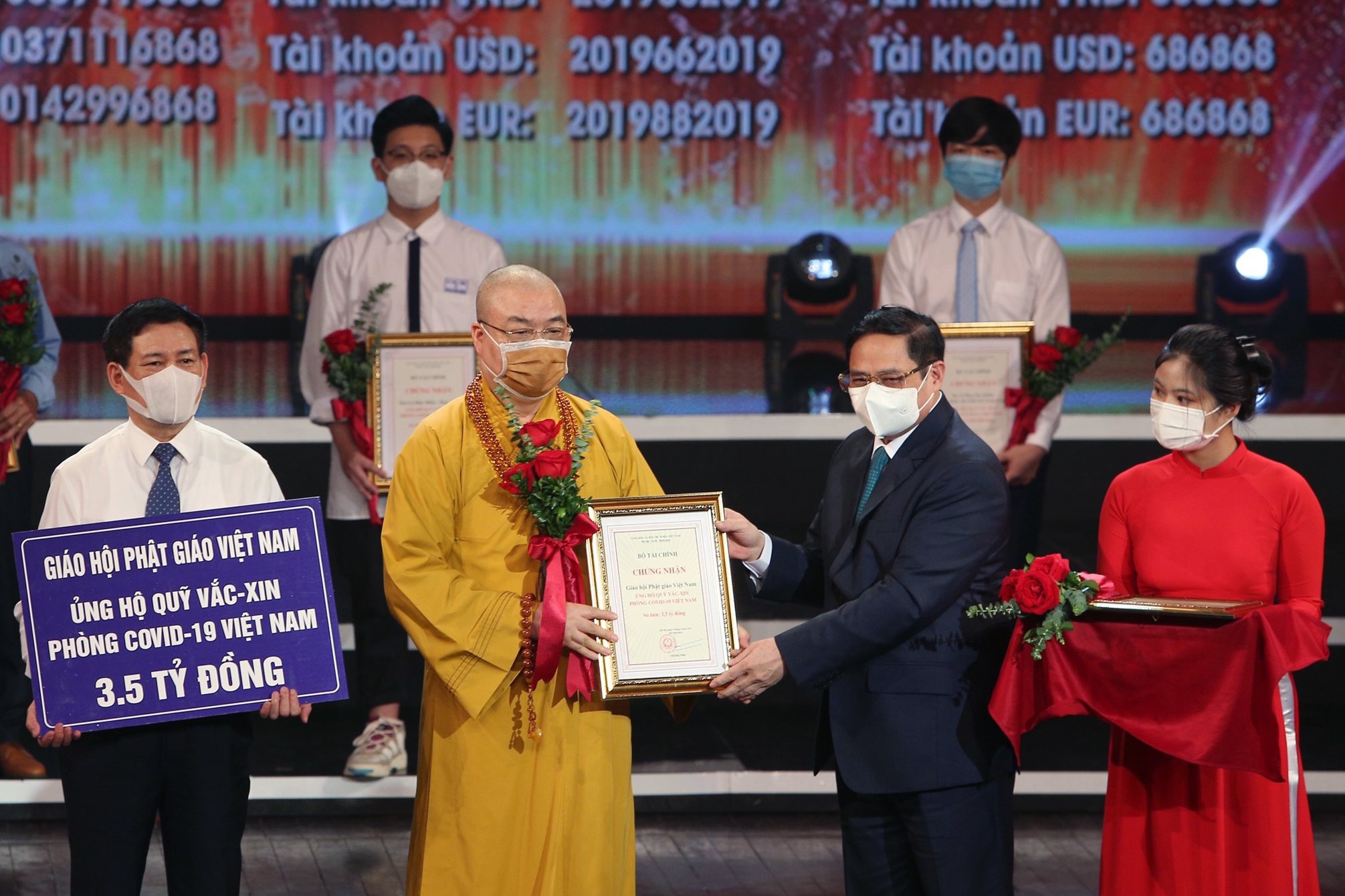 thu tuong phat dong quy vaccine anh 2