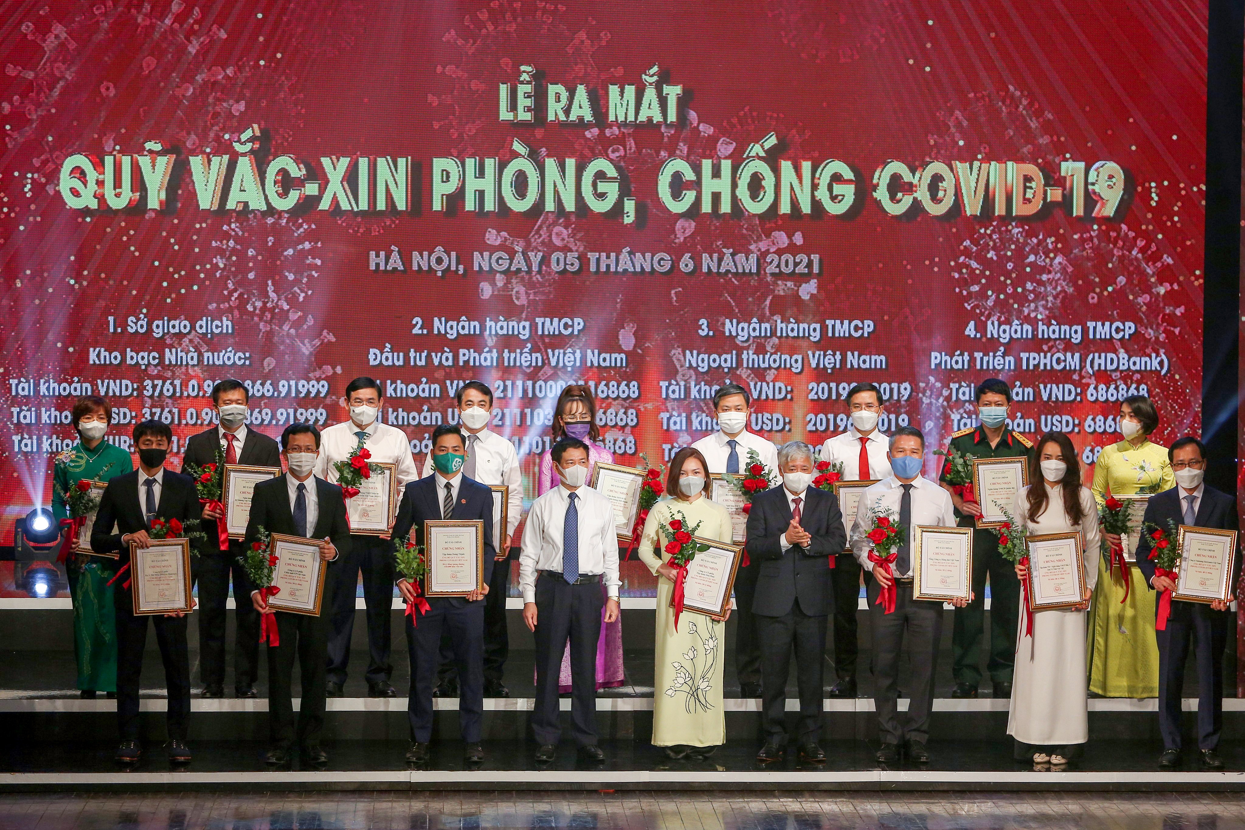 doanh nghiep dong gop cho quy vaccine anh 2