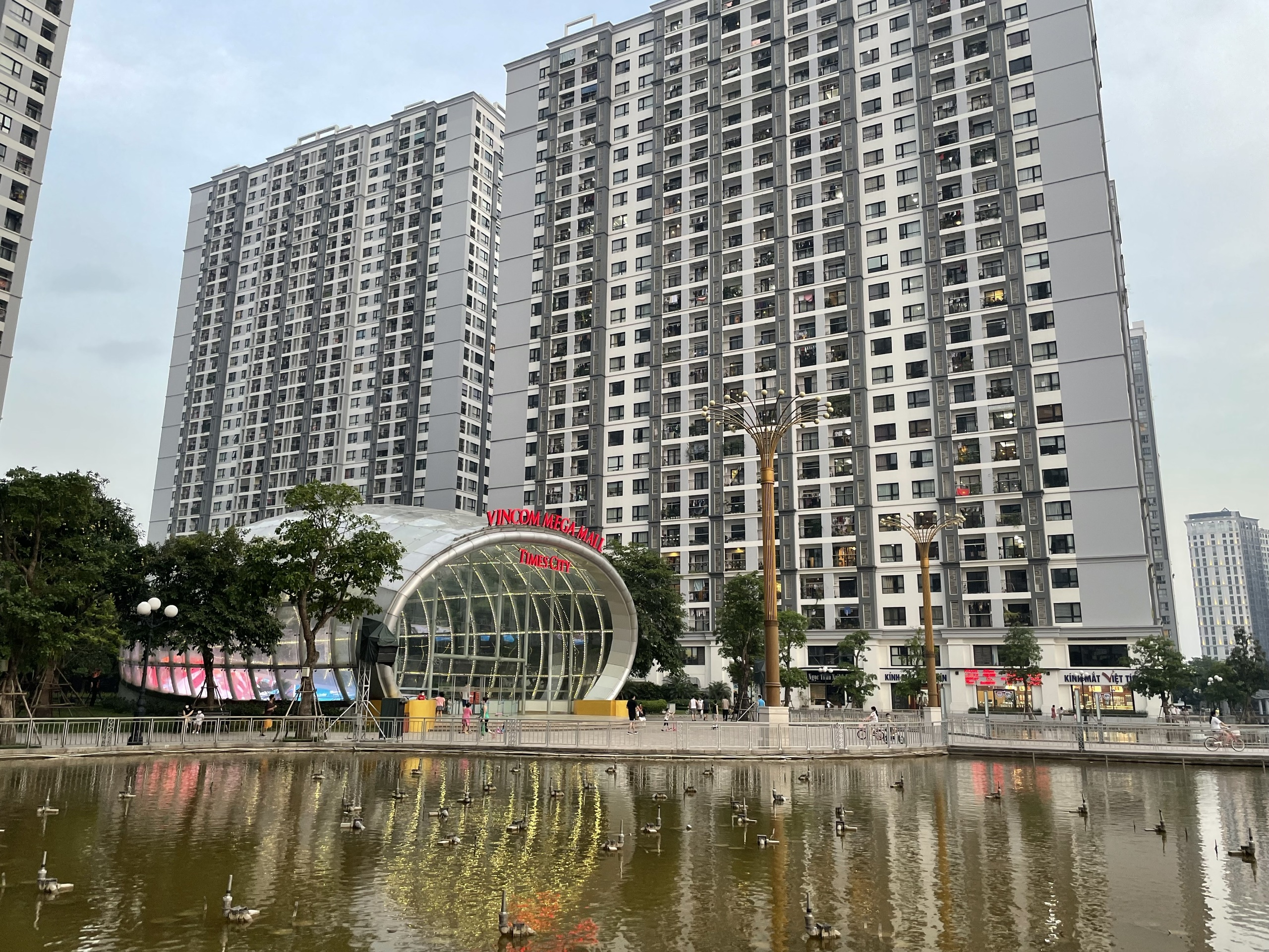 Vincom Retail van giu nguyen muc tieu mo them dai trung tam thuong mai hinh anh