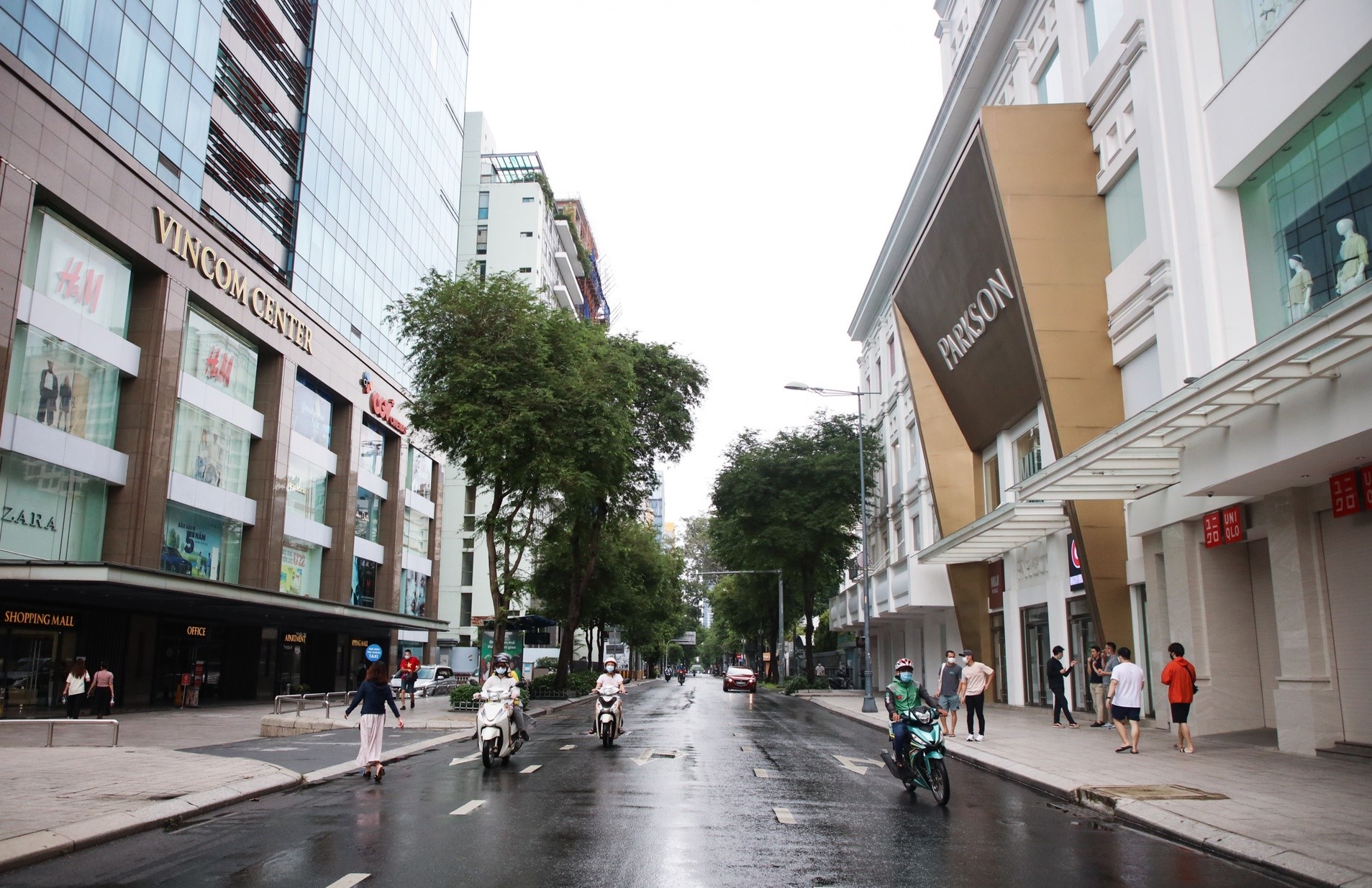 Chuyen gia: 'TP.HCM phan vung de dan noi long, khong phai truy vet' hinh anh