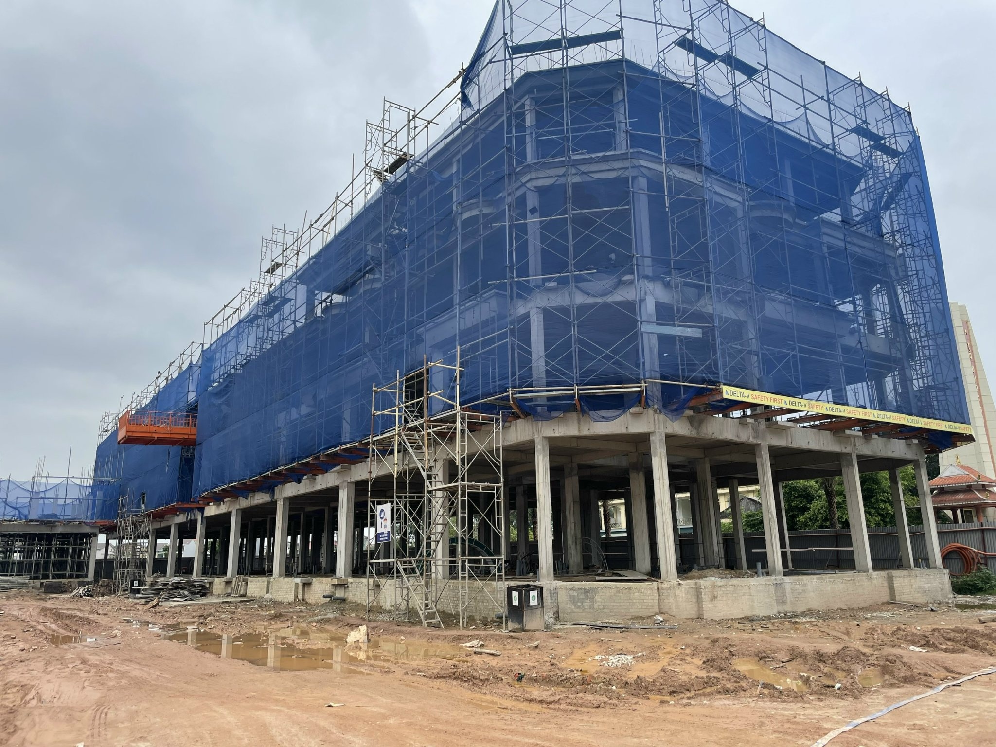 Cham cong khai quy hoach dan den sot dat, thao tung thi truong hinh anh