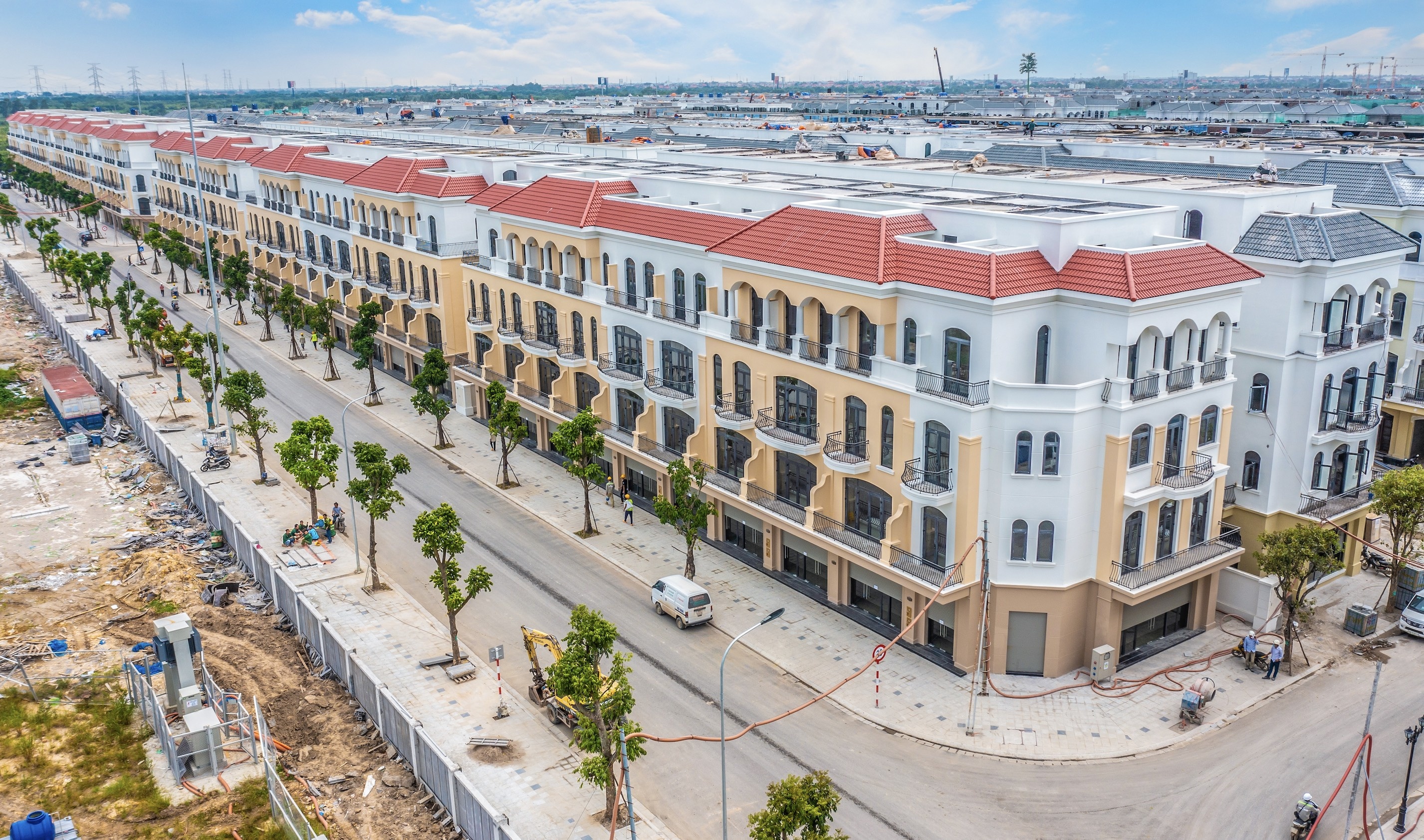 Hap luc va thach thuc cua bat dong san phia dong Ha Noi hinh anh