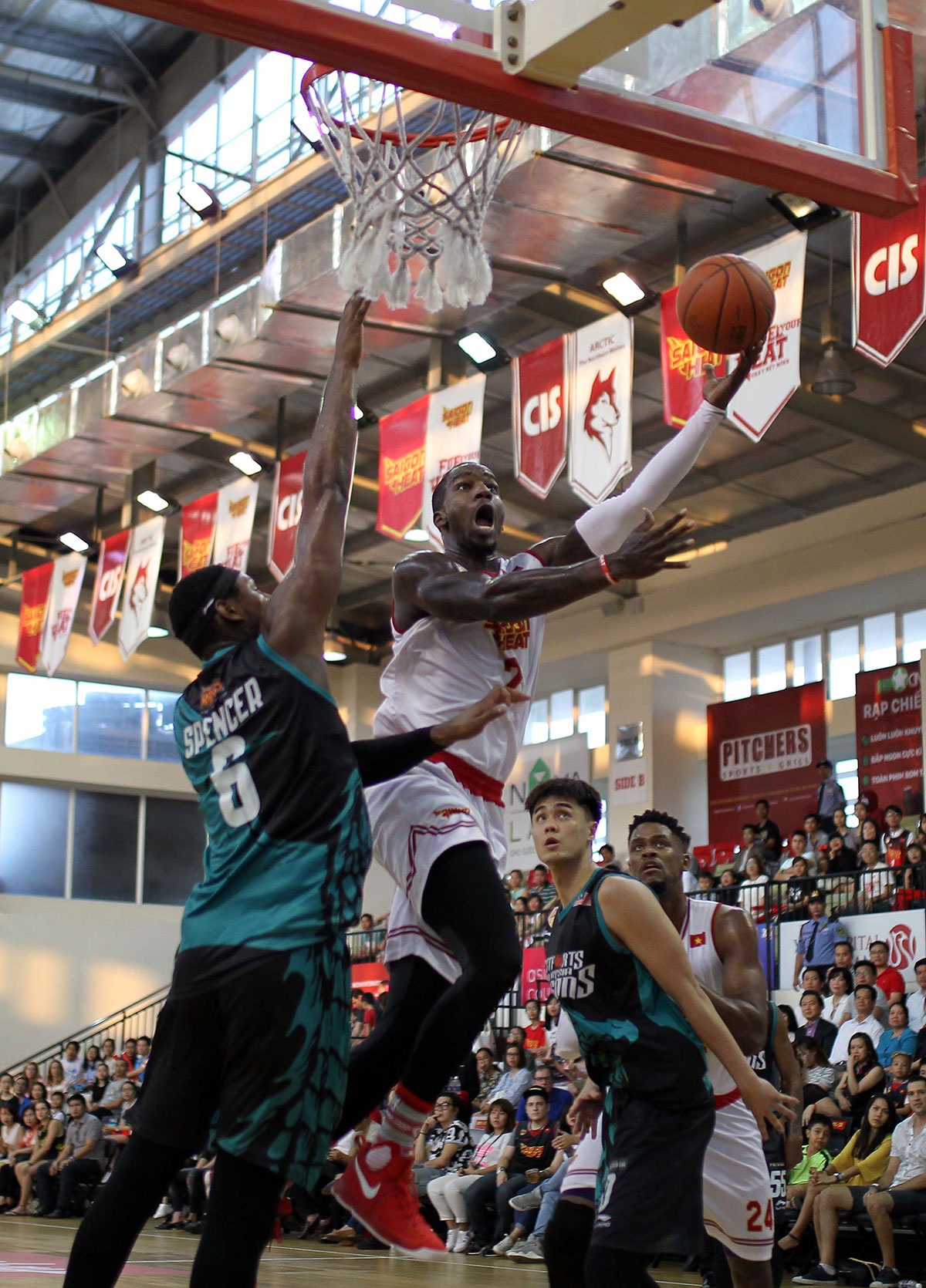 nguyen thu tuong Nguyen Tan Dung xem bong ro anh 2