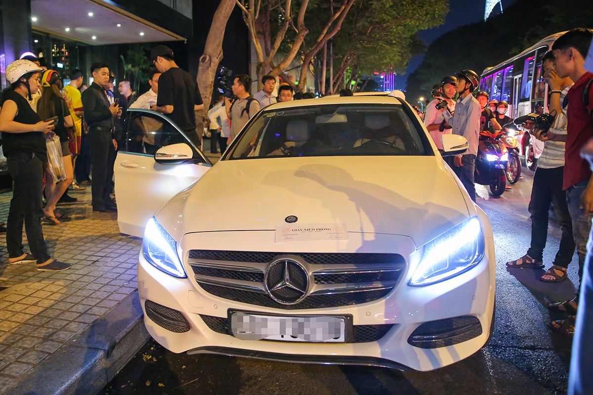 Ong Doan Ngoc Hai noi viec cau xe Mercedes cua nguoi mau Cao Thuy Linh hinh anh