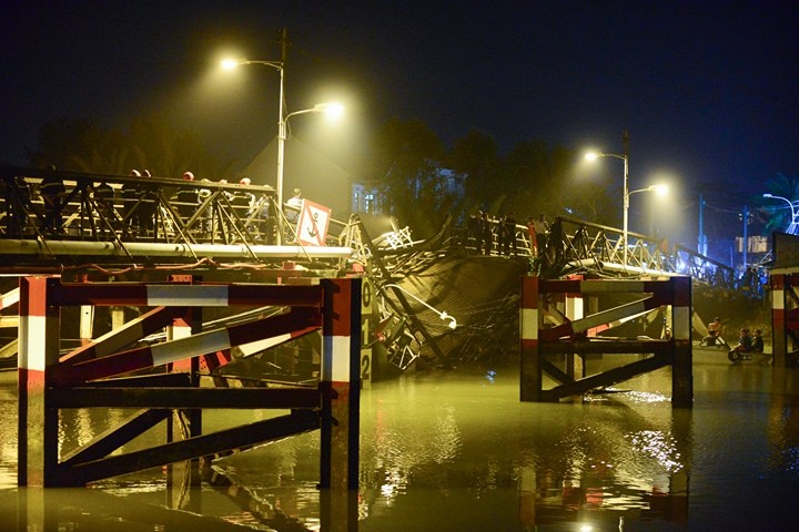 sập cầu Phước Kiểng ảnh 3 sap cau Phuoc Kieng anh 3